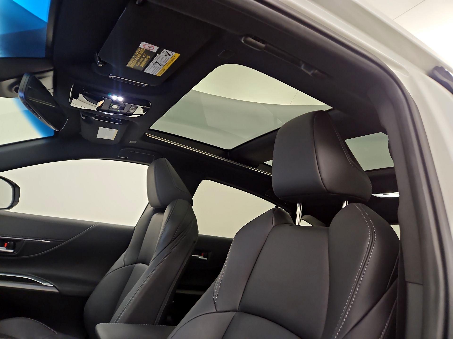 Thumbnail: 2023 Toyota Venza - 19
