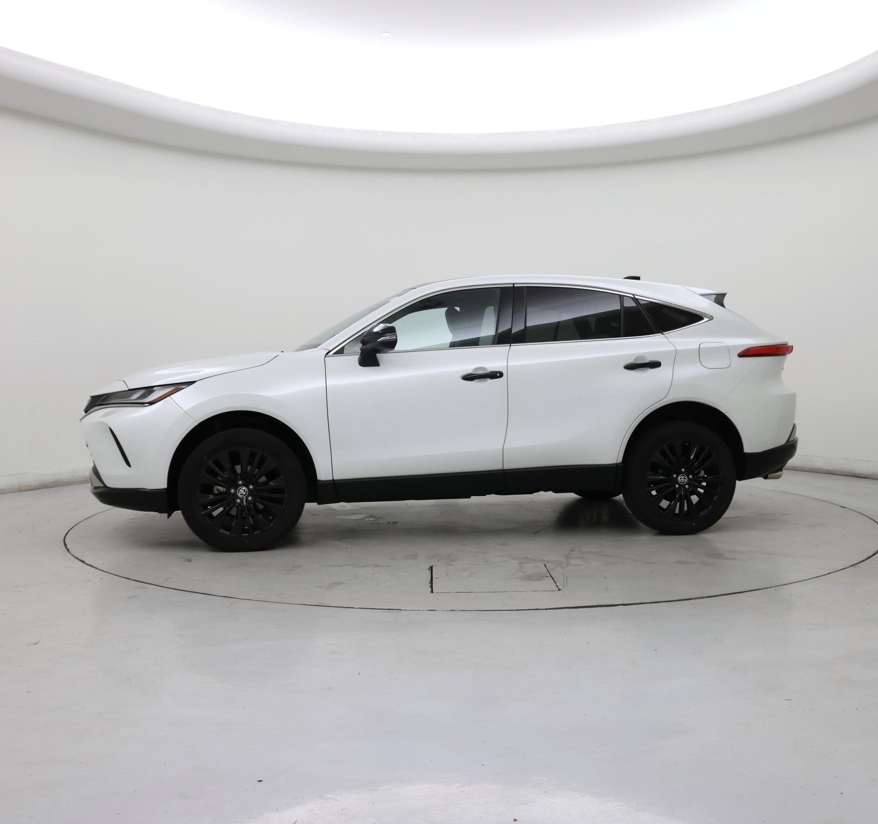 Thumbnail: 2023 Toyota Venza - 3