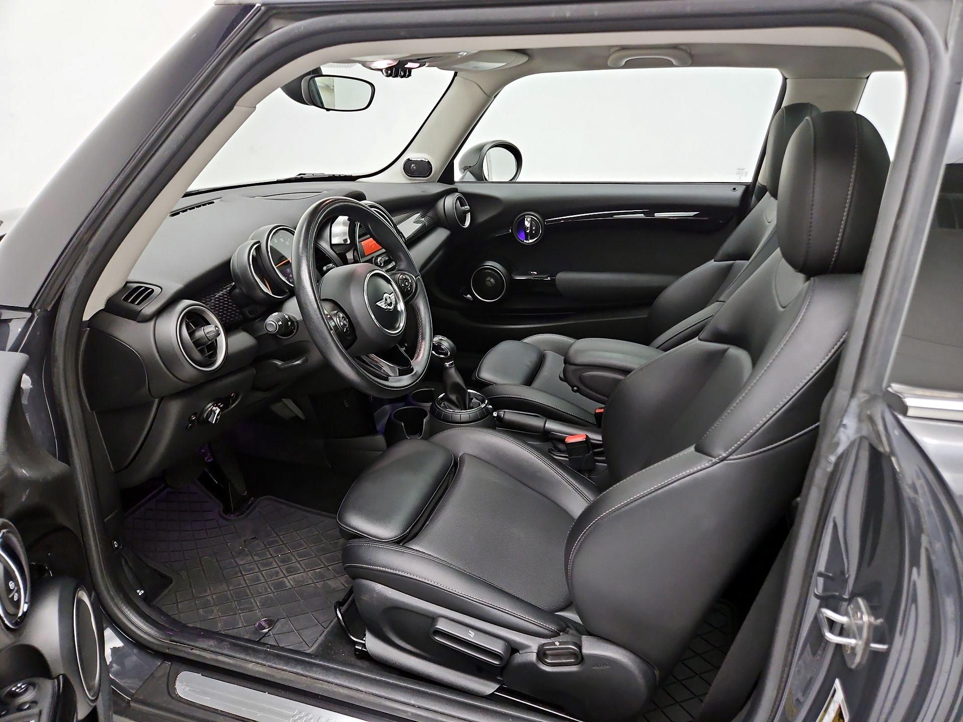 Thumbnail: 2015 MINI Cooper Hardtop - 11