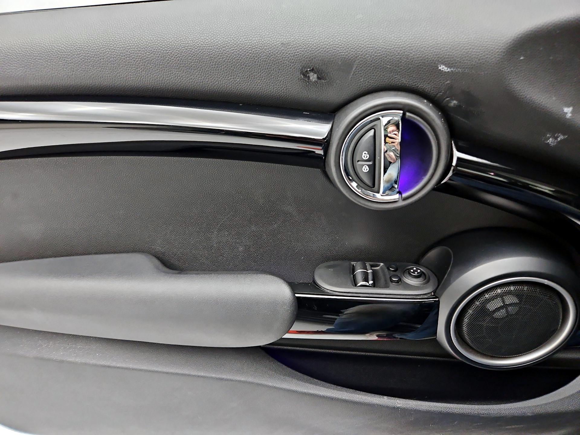 Thumbnail: 2015 MINI Cooper Hardtop - 12