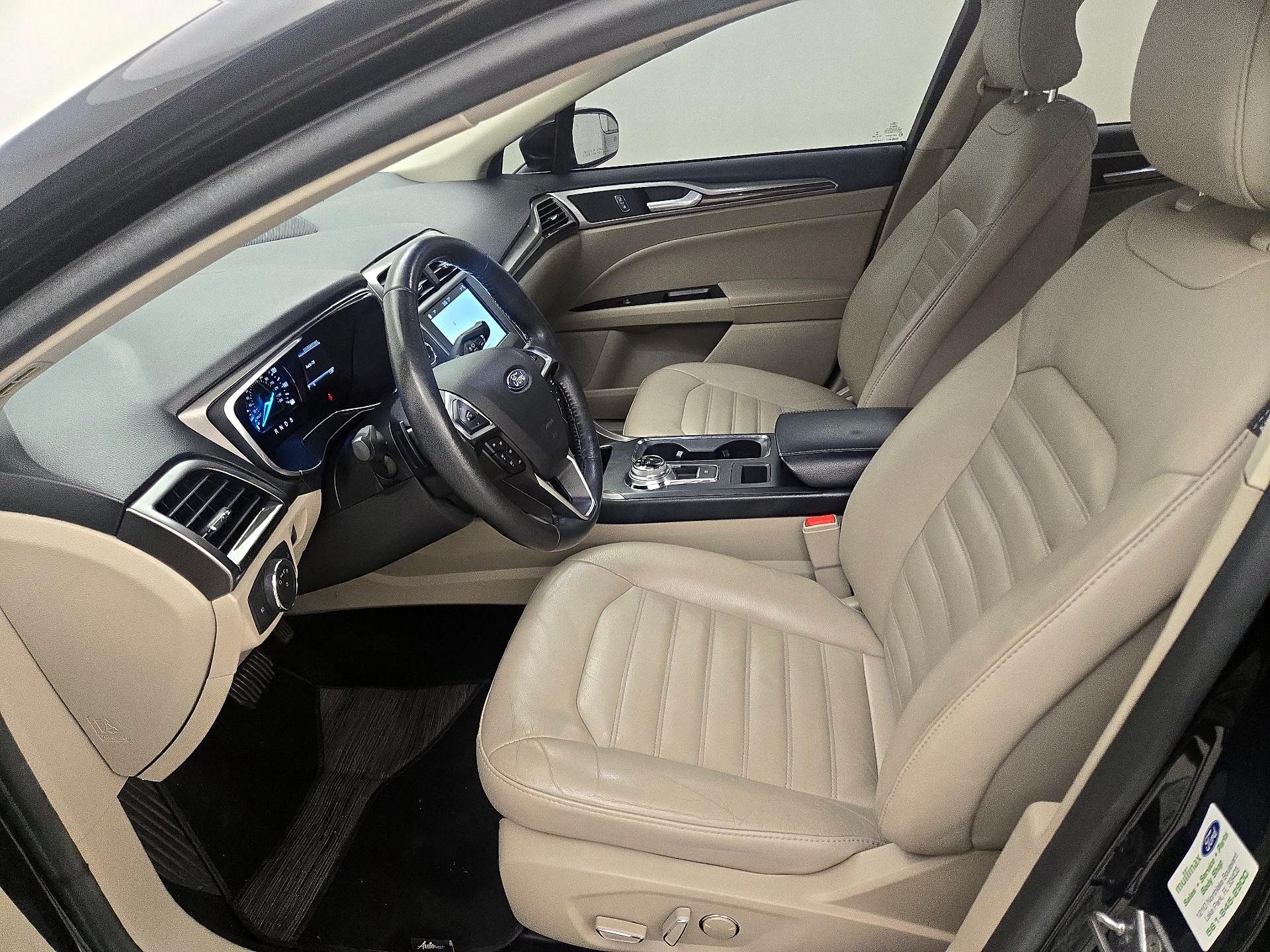 Thumbnail: 2017 Ford Fusion - 11