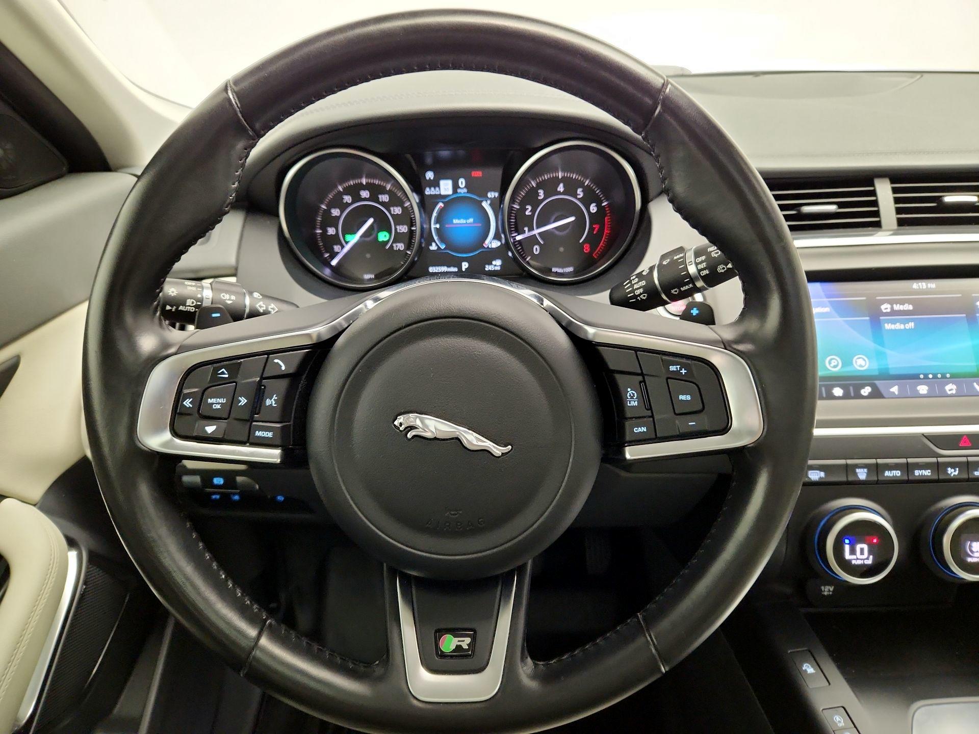 Thumbnail: 2020 Jaguar E-Pace - 10