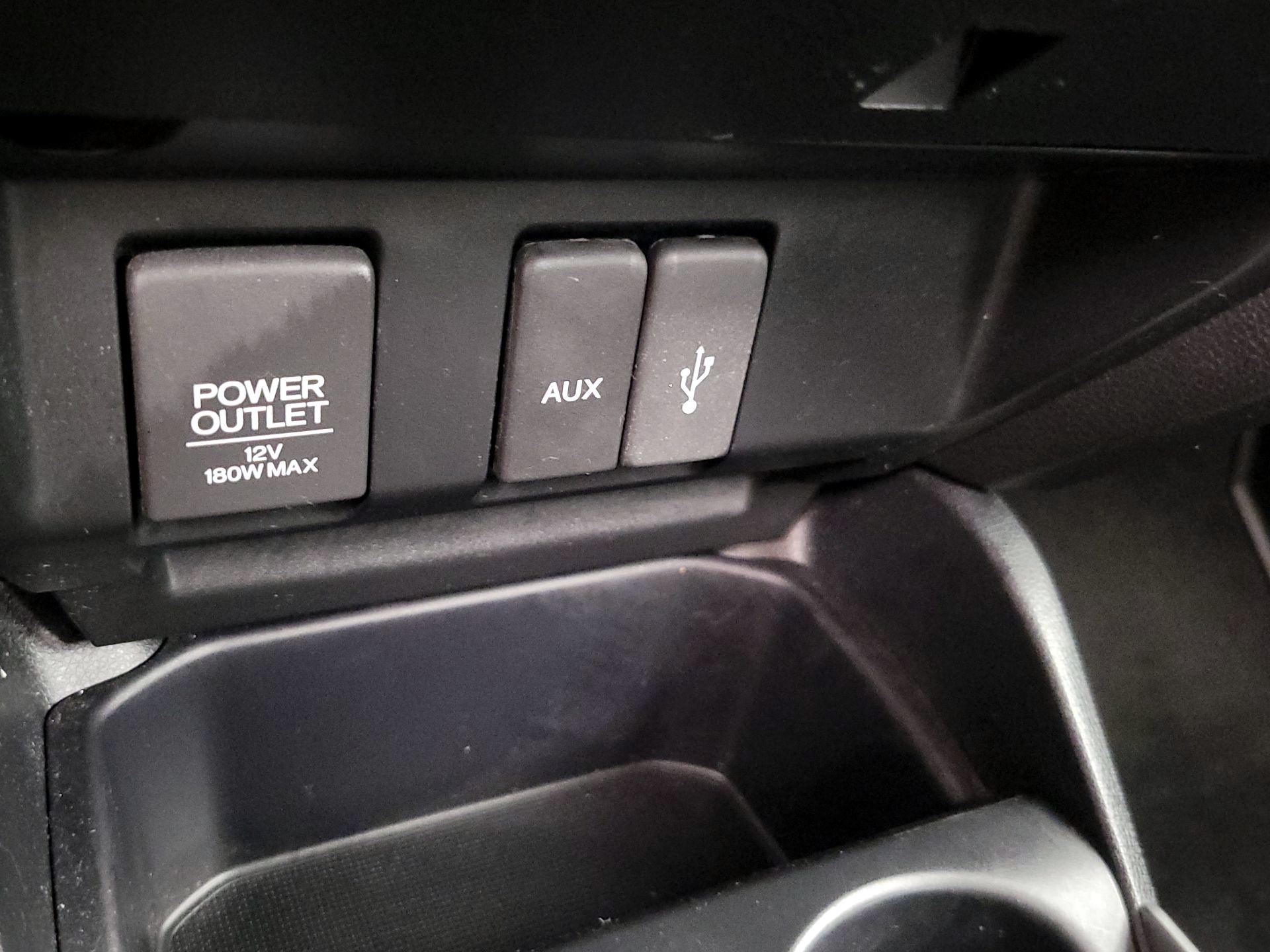 Thumbnail: 2015 Honda Fit - 18