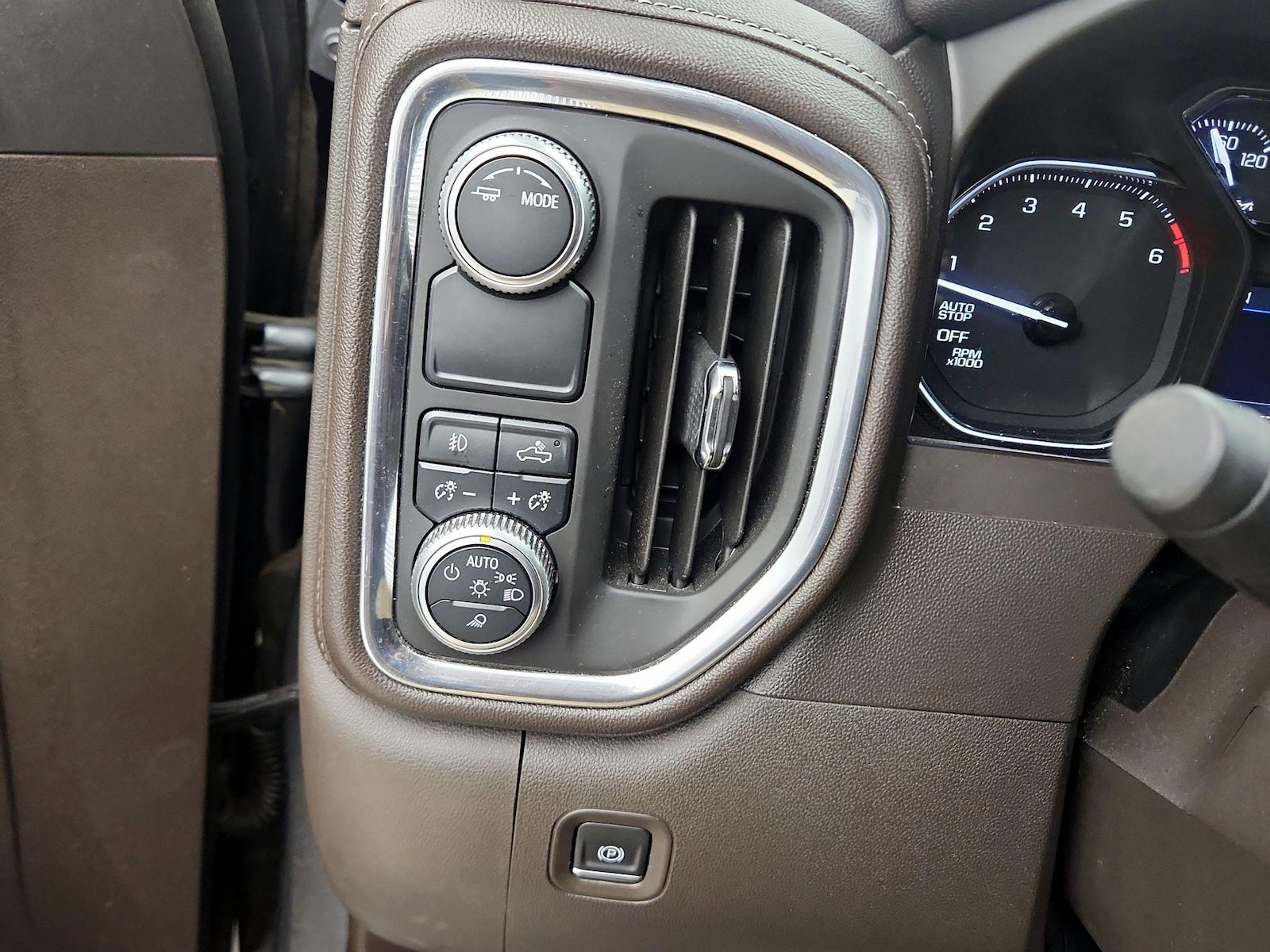 2020 GMC Sierra 1500 SLT - Photo 14