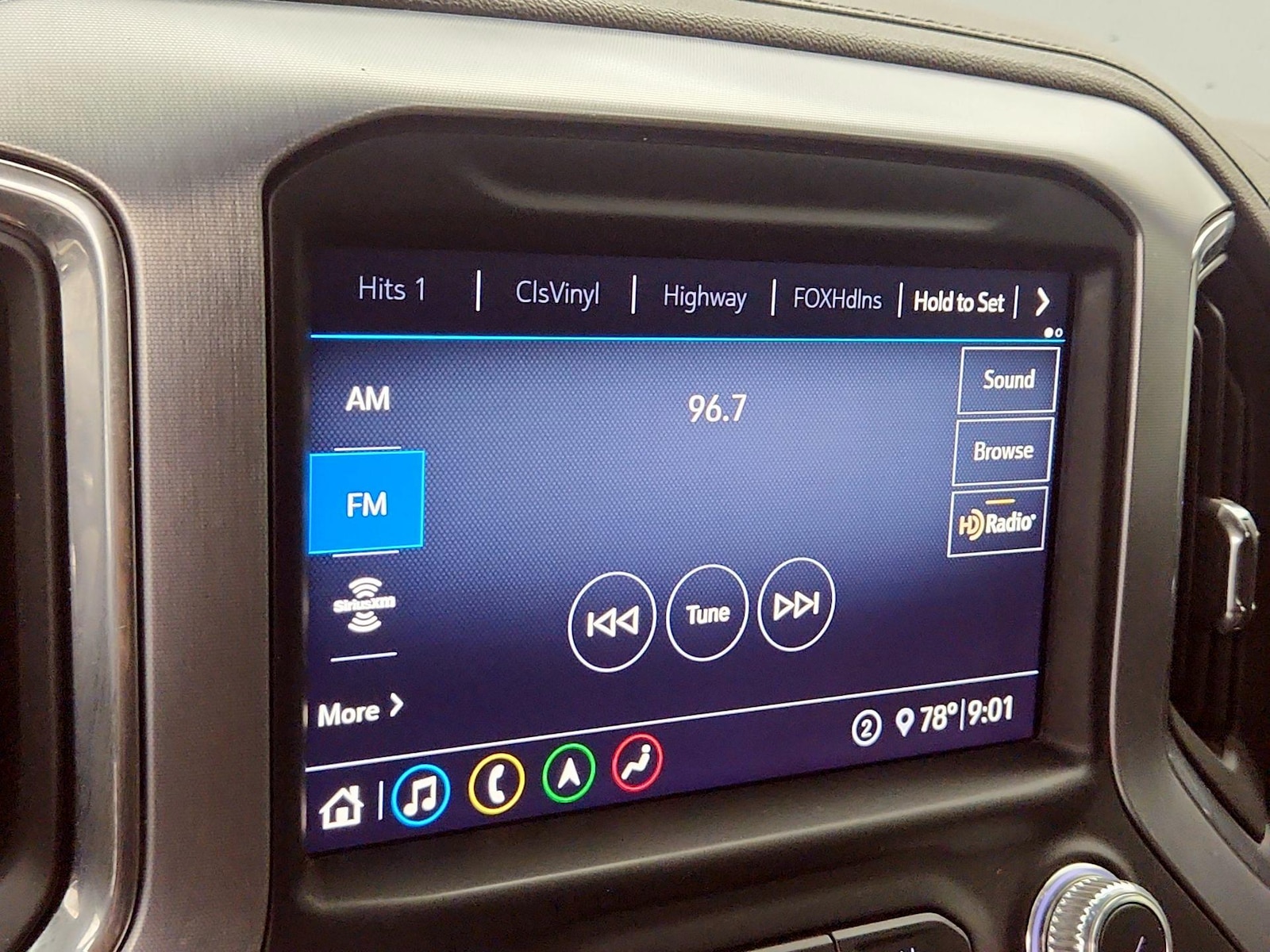2020 GMC Sierra 1500 SLT - Photo 16