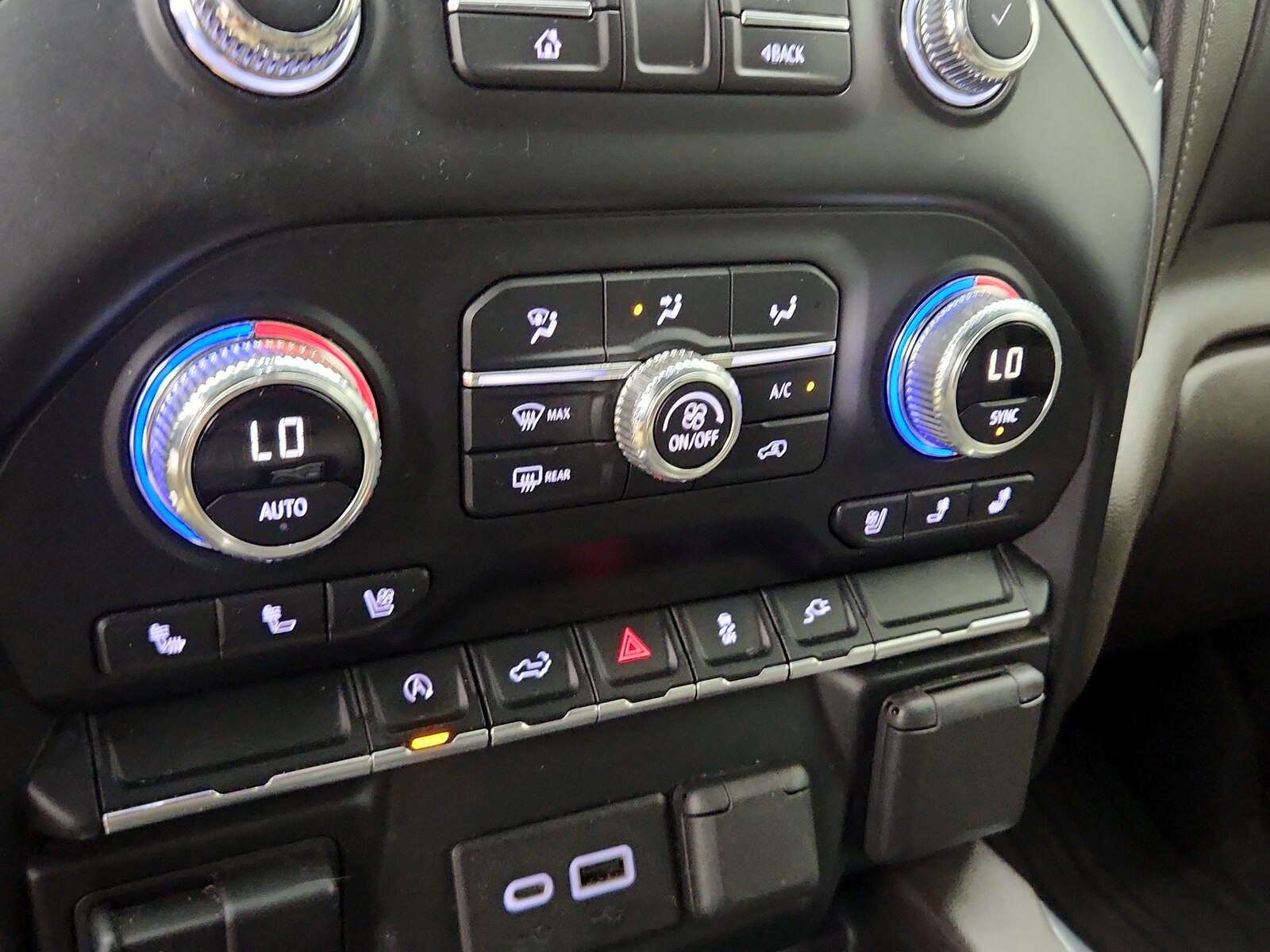 2020 GMC Sierra 1500 SLT - Photo 17
