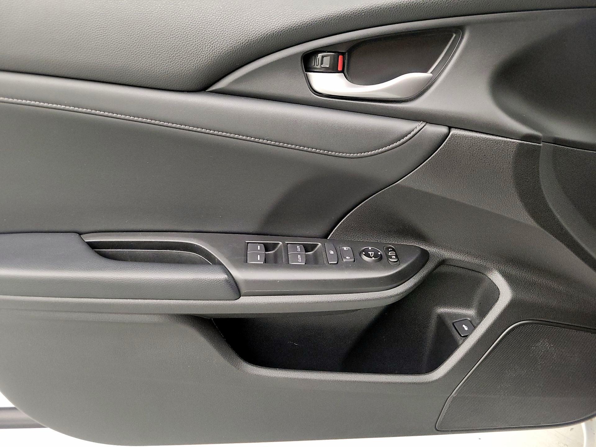 Thumbnail: 2020 Honda Insight - 12