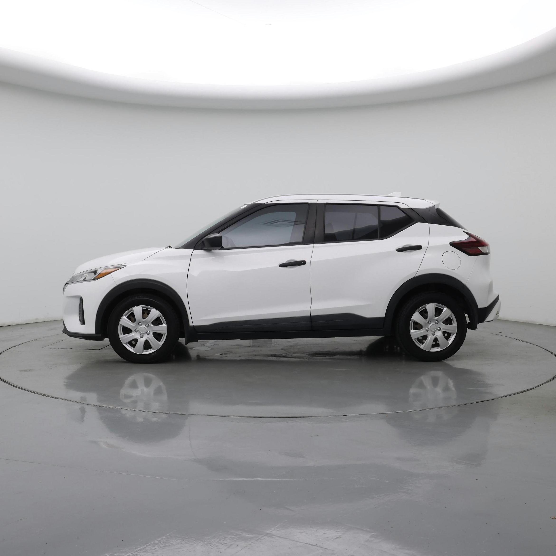 Thumbnail: 2021 Nissan Kicks - 3