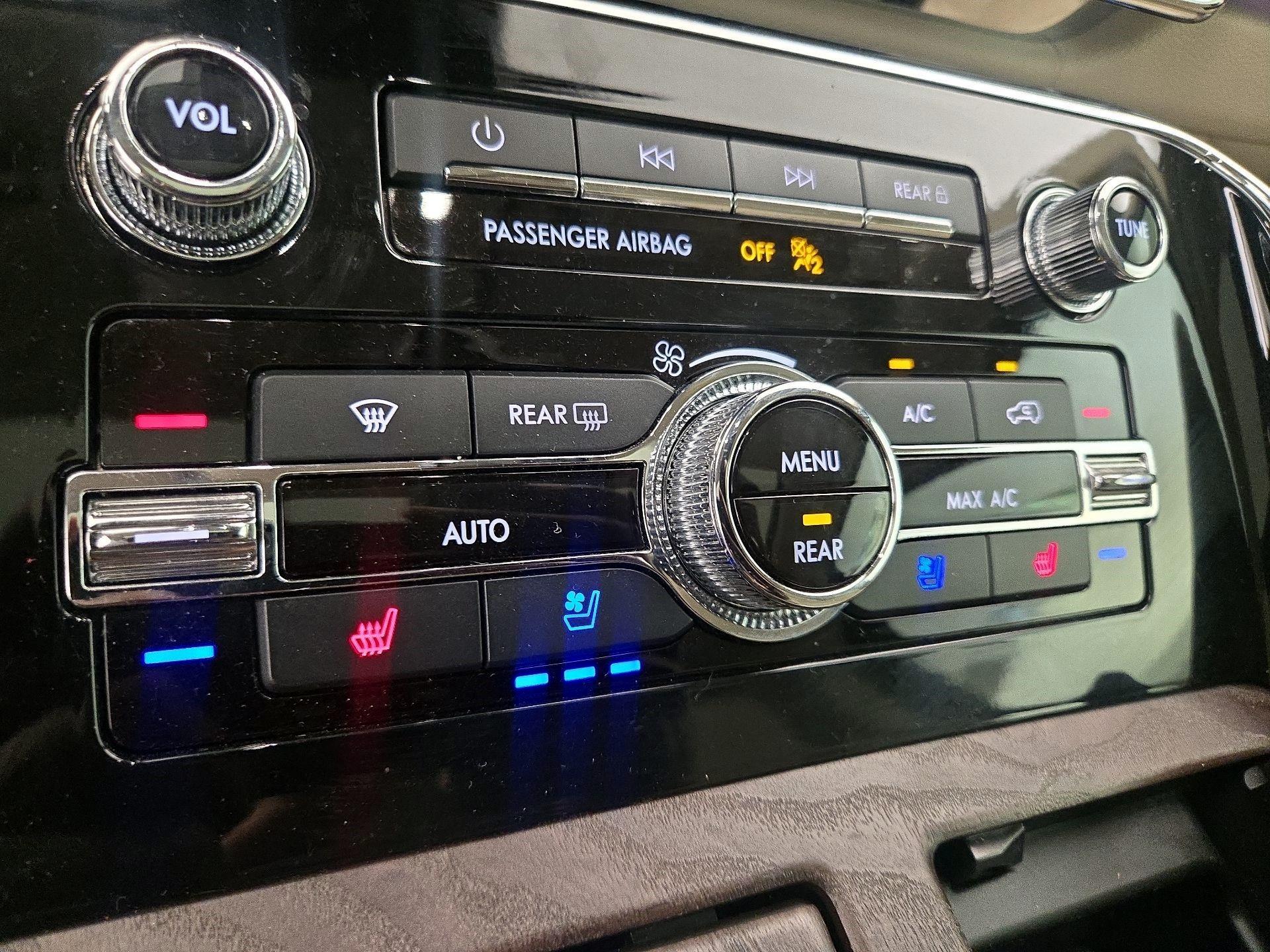 Thumbnail: 2019 Lincoln Navigator - 17
