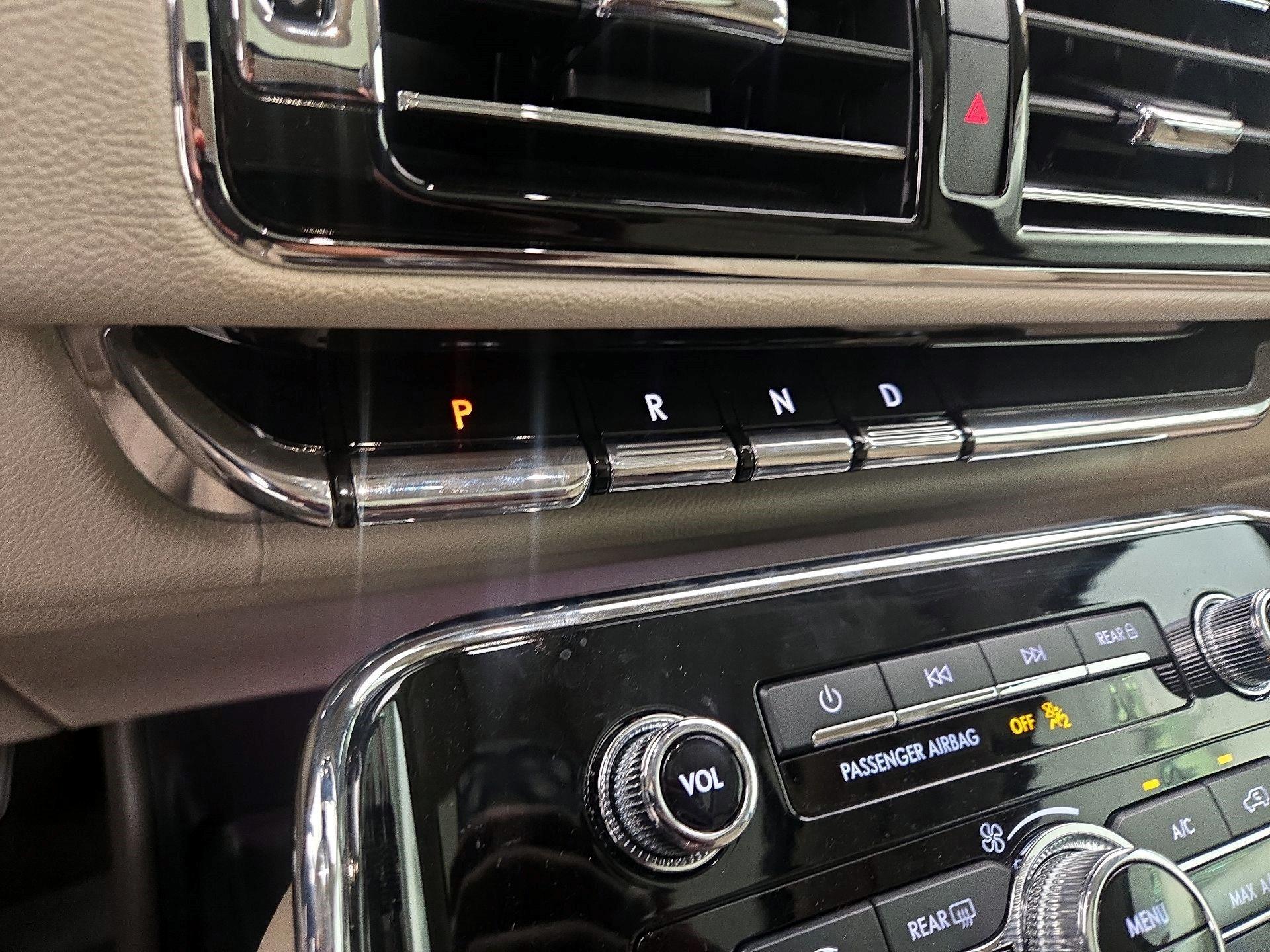 Thumbnail: 2019 Lincoln Navigator - 18