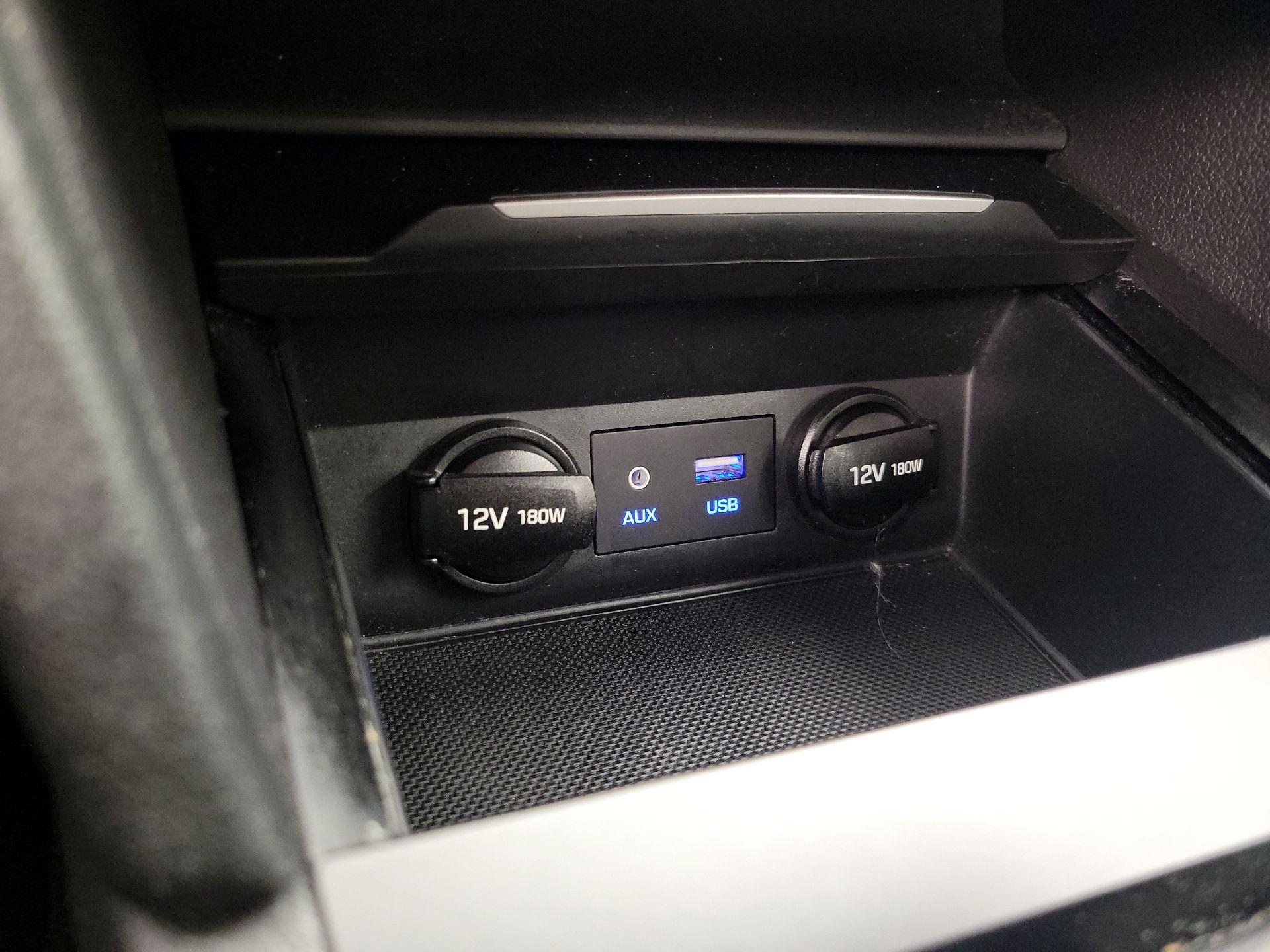 Thumbnail: 2018 Hyundai Elantra - 18