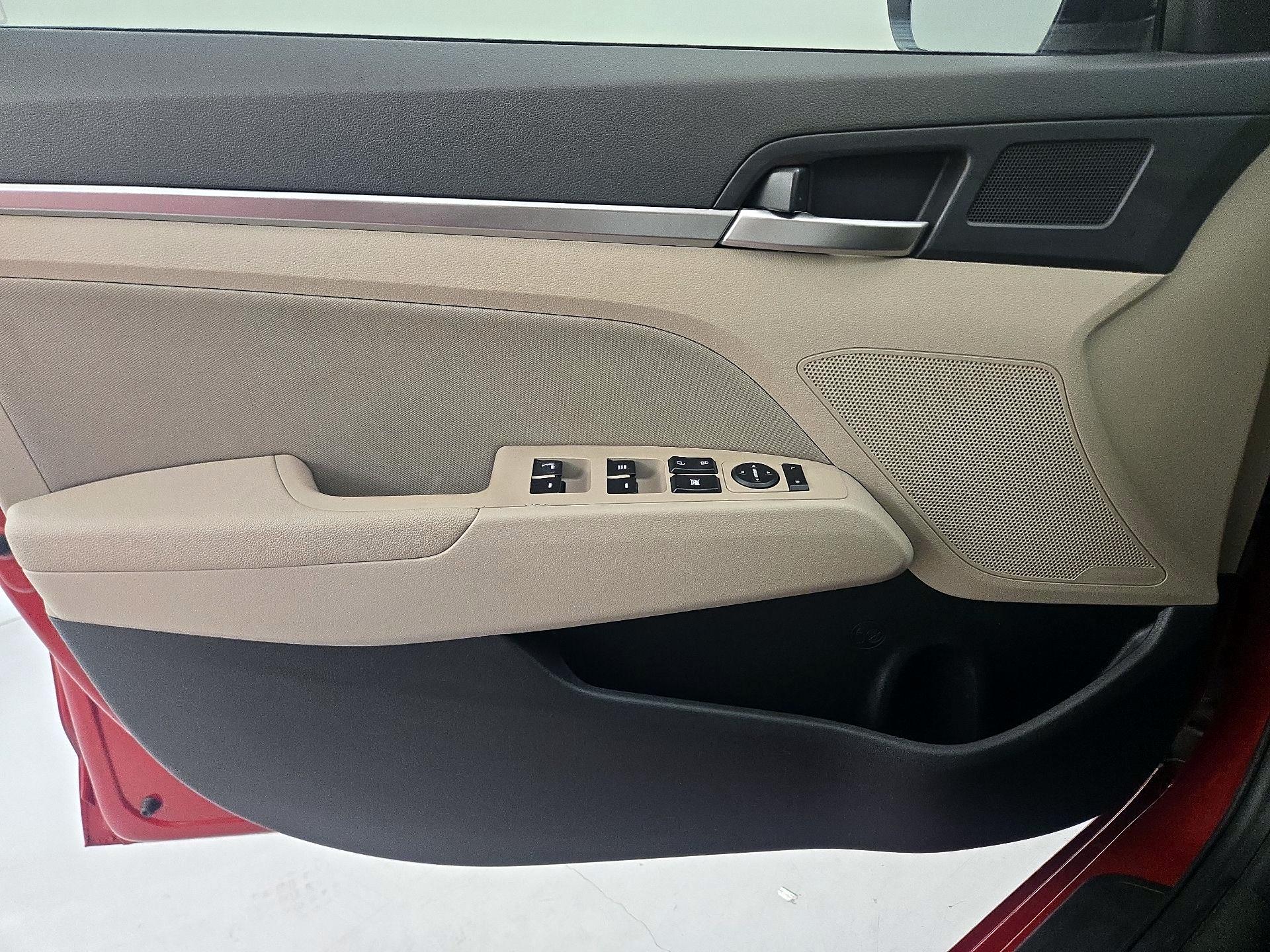 Thumbnail: 2020 Hyundai Elantra - 12