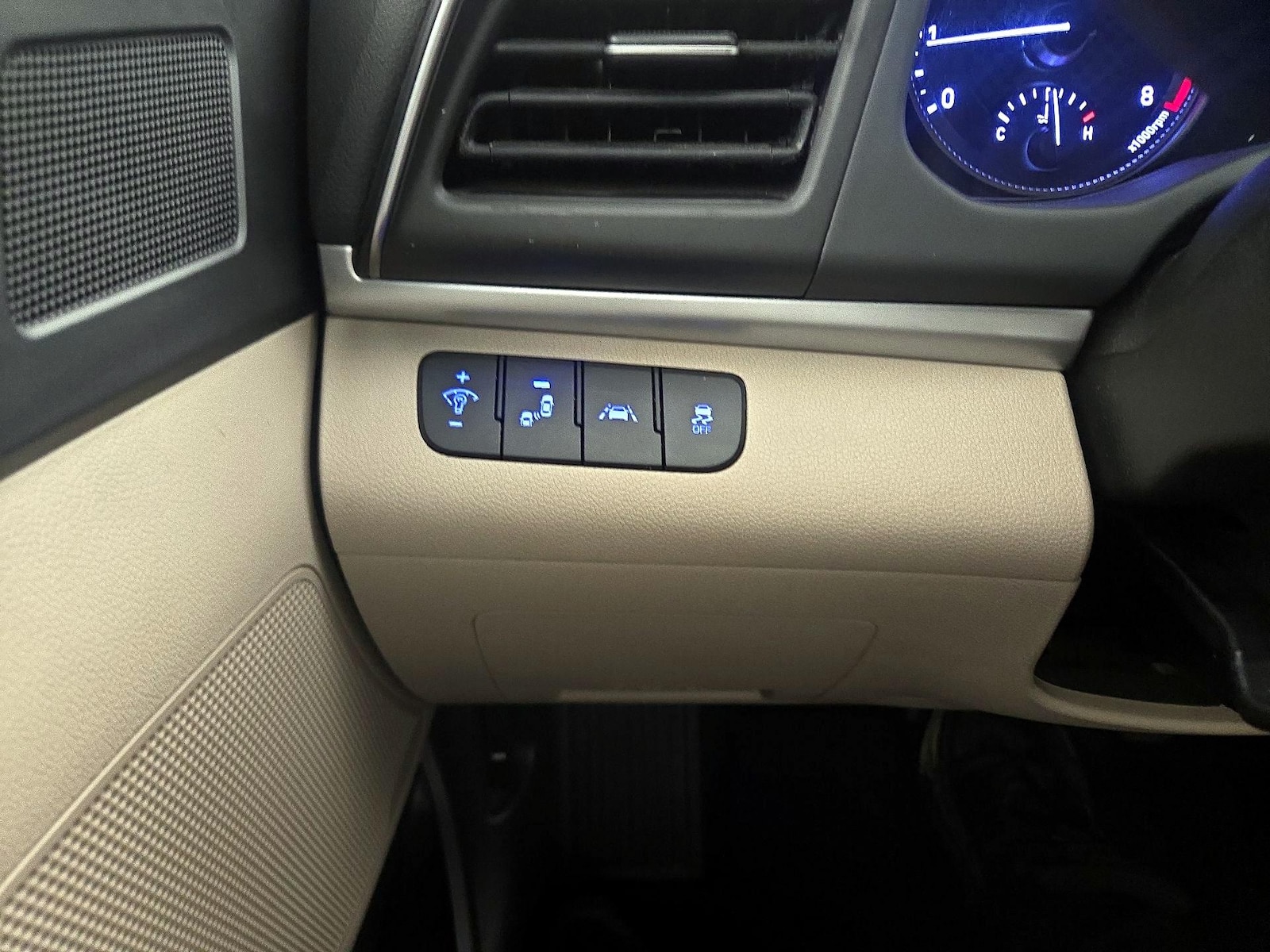2020 Hyundai Elantra SEL - Photo 14