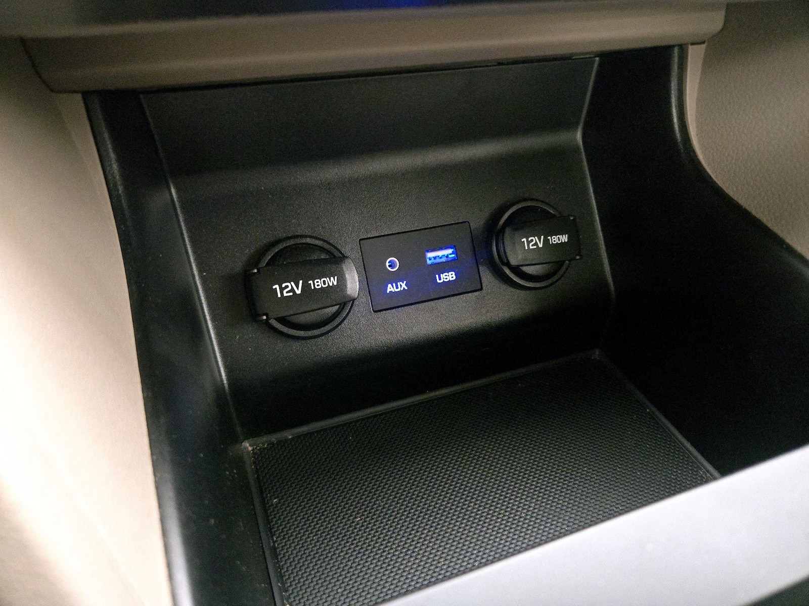2020 Hyundai Elantra SEL - Photo 19