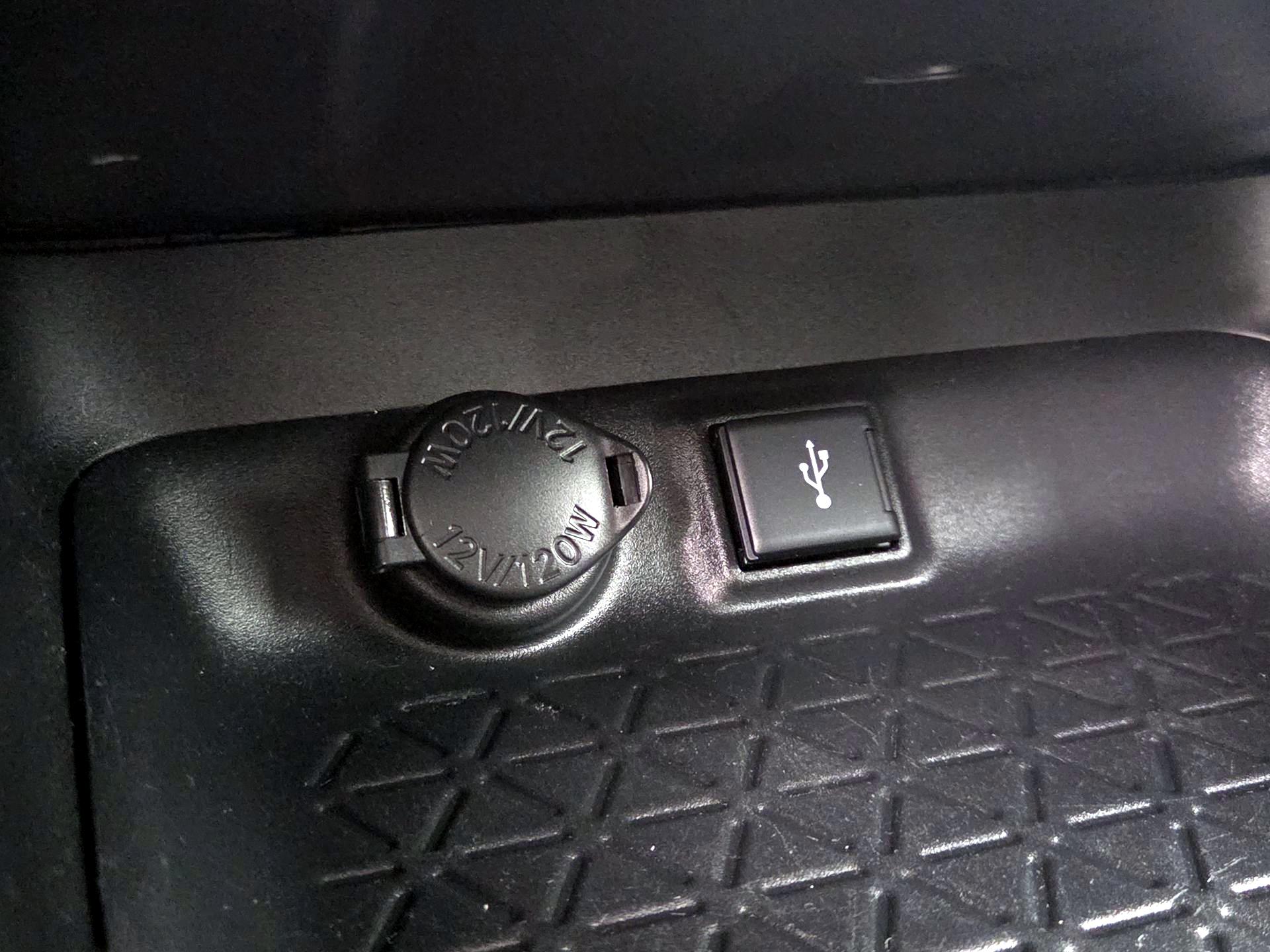 Thumbnail: 2021 Toyota RAV4 - 18