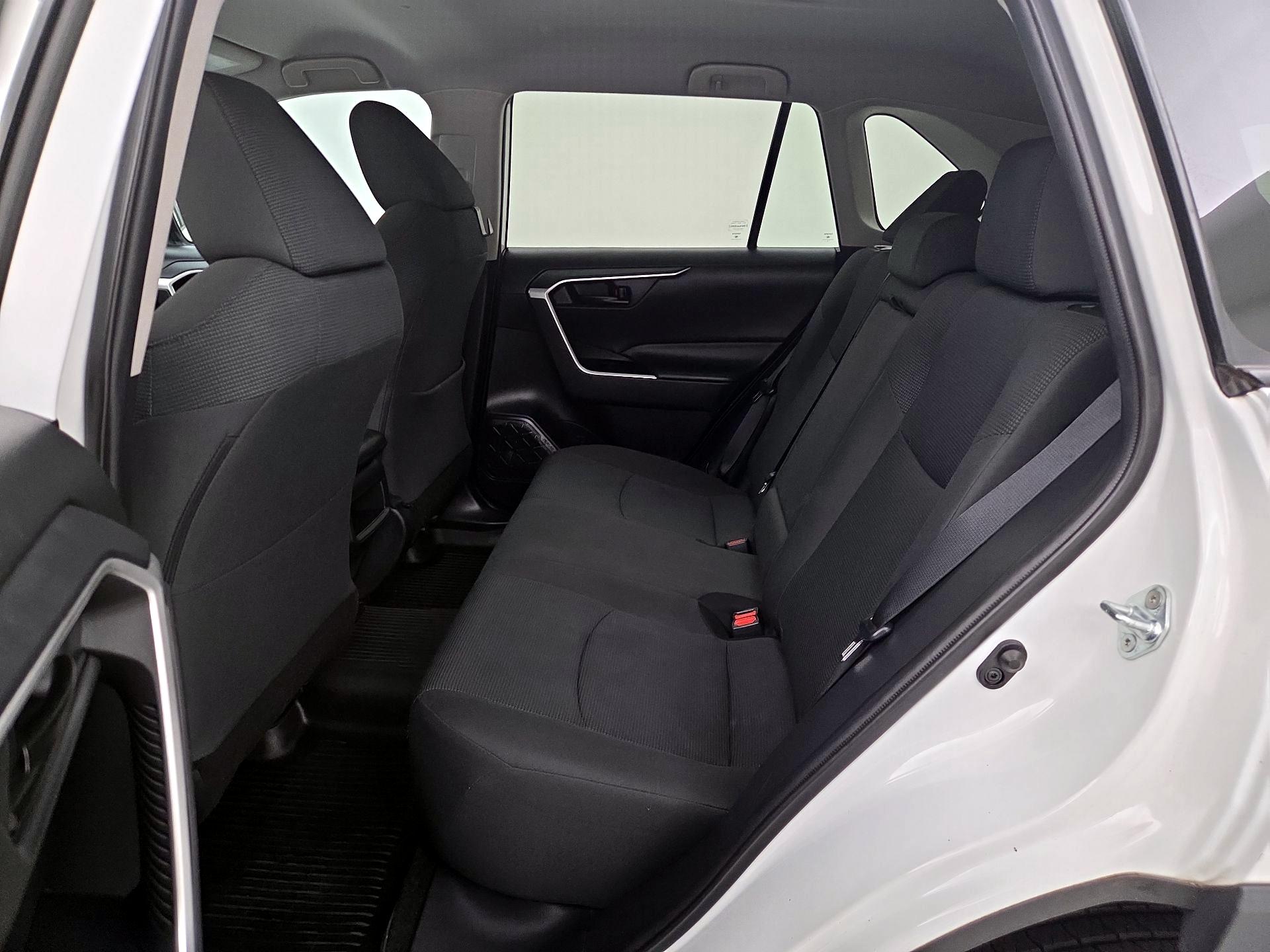 Thumbnail: 2021 Toyota RAV4 - 19