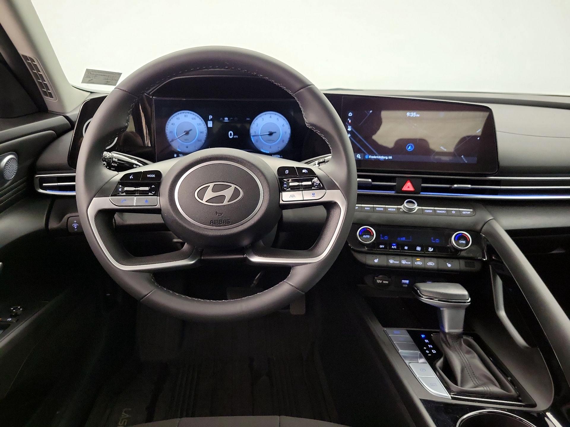 Thumbnail: 2024 Hyundai Elantra - 10