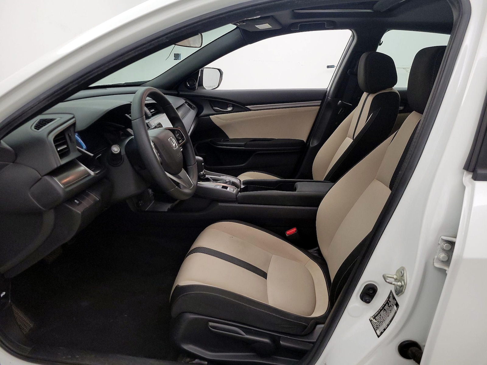 2018 Honda Civic Hatchback EX - Photo 12