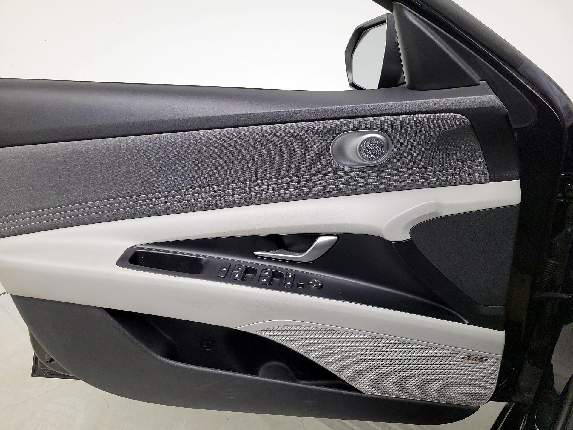 Thumbnail: 2021 Hyundai Elantra - 12