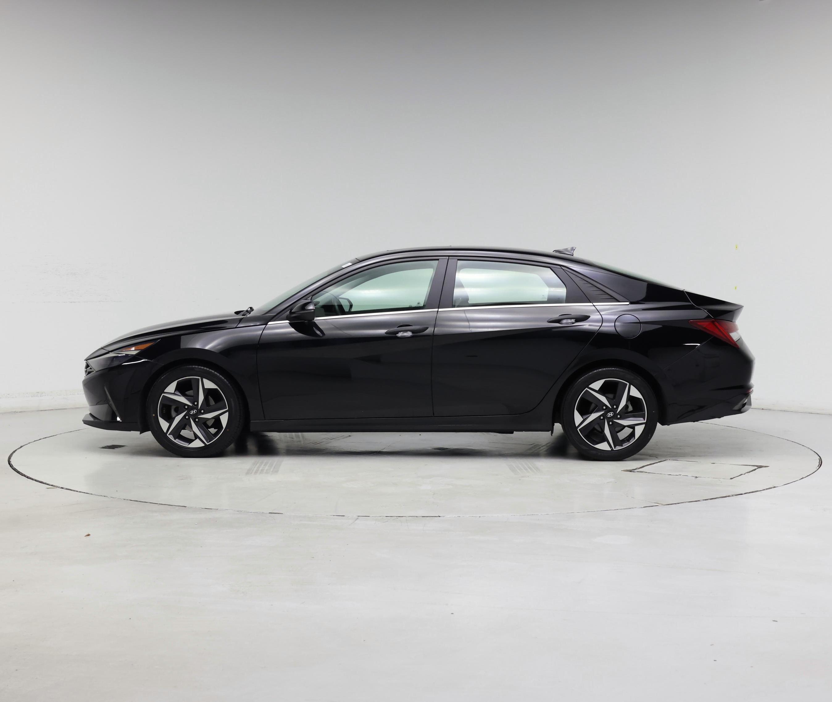 Thumbnail: 2021 Hyundai Elantra - 3