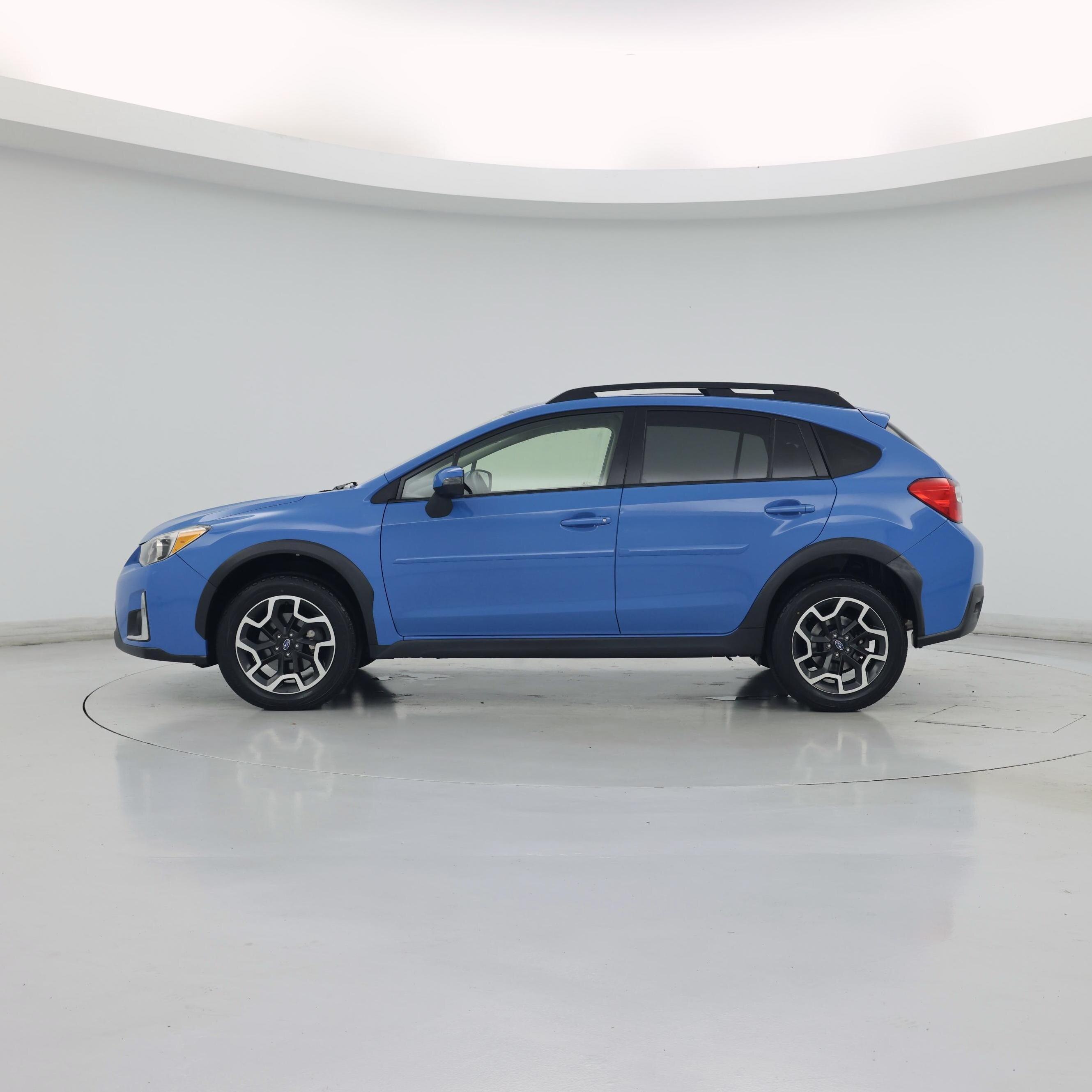 Thumbnail: 2017 Subaru Crosstrek - 3