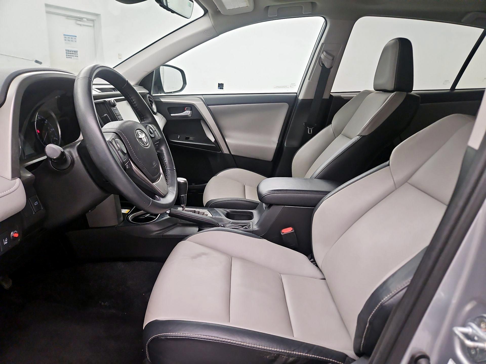 Thumbnail: 2017 Toyota RAV4 - 9