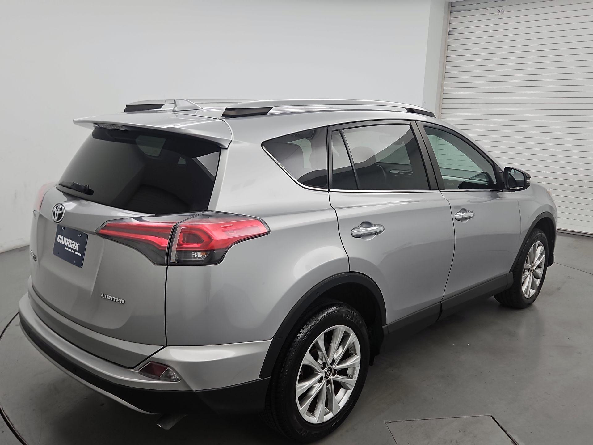 Thumbnail: 2017 Toyota RAV4 - 5