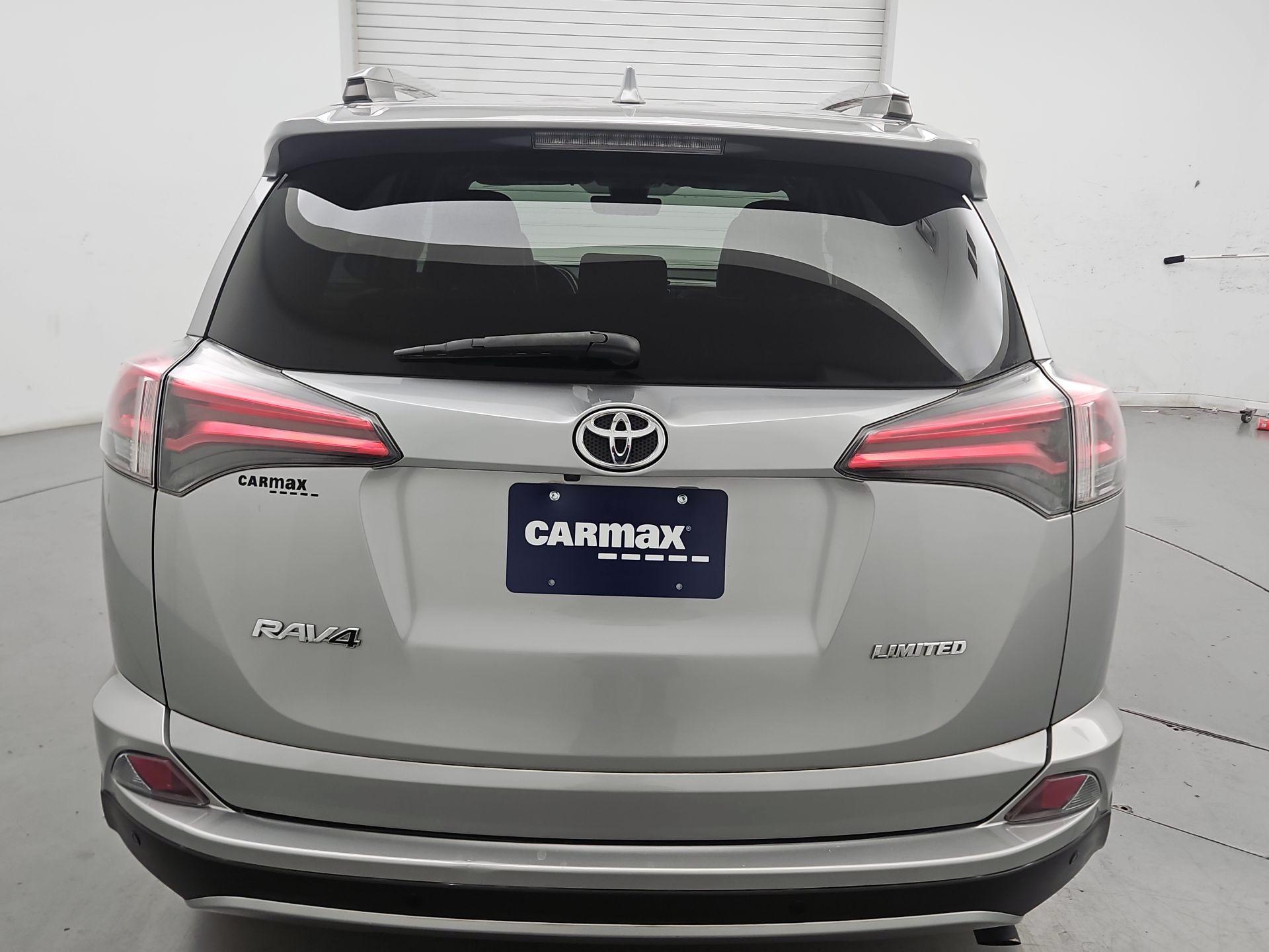 Thumbnail: 2017 Toyota RAV4 - 6