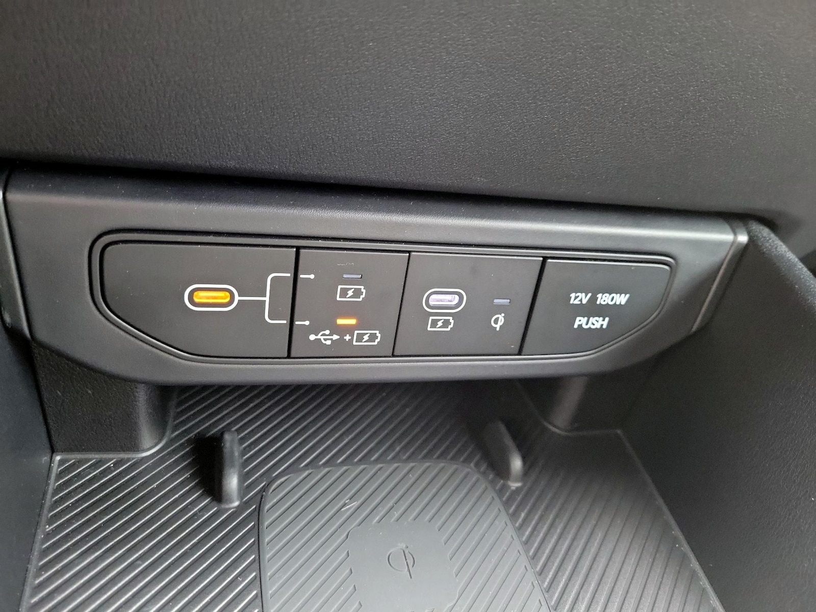 2025 Kia K4 GT-Line - Photo 20