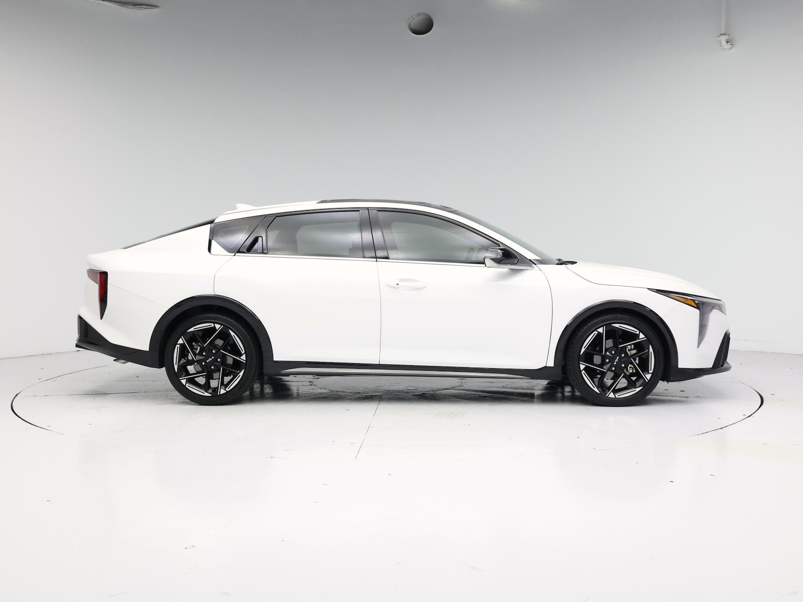 2025 Kia K4 GT-Line - Photo 8
