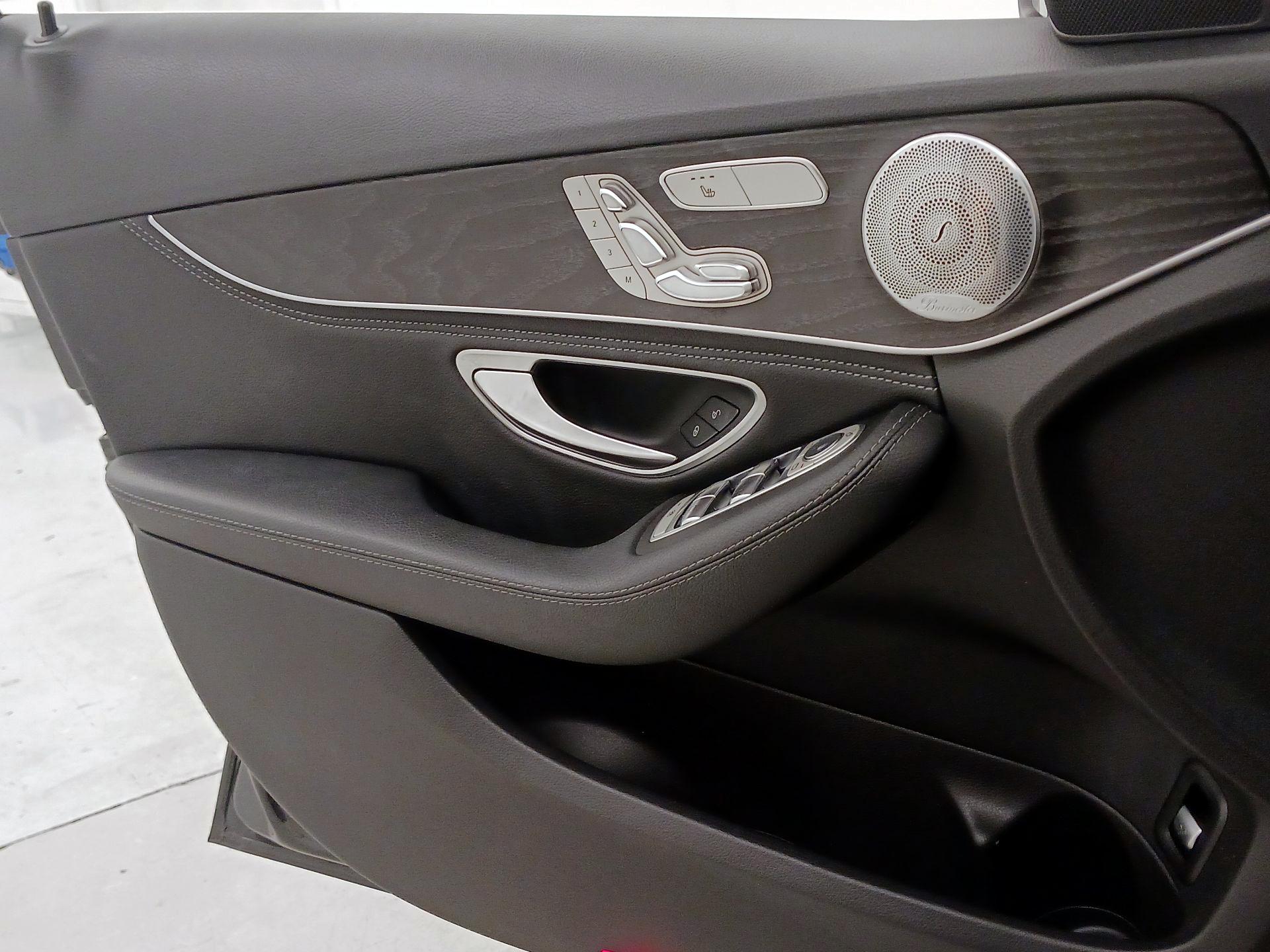 Thumbnail: 2015 Mercedes-Benz C-Class - 12
