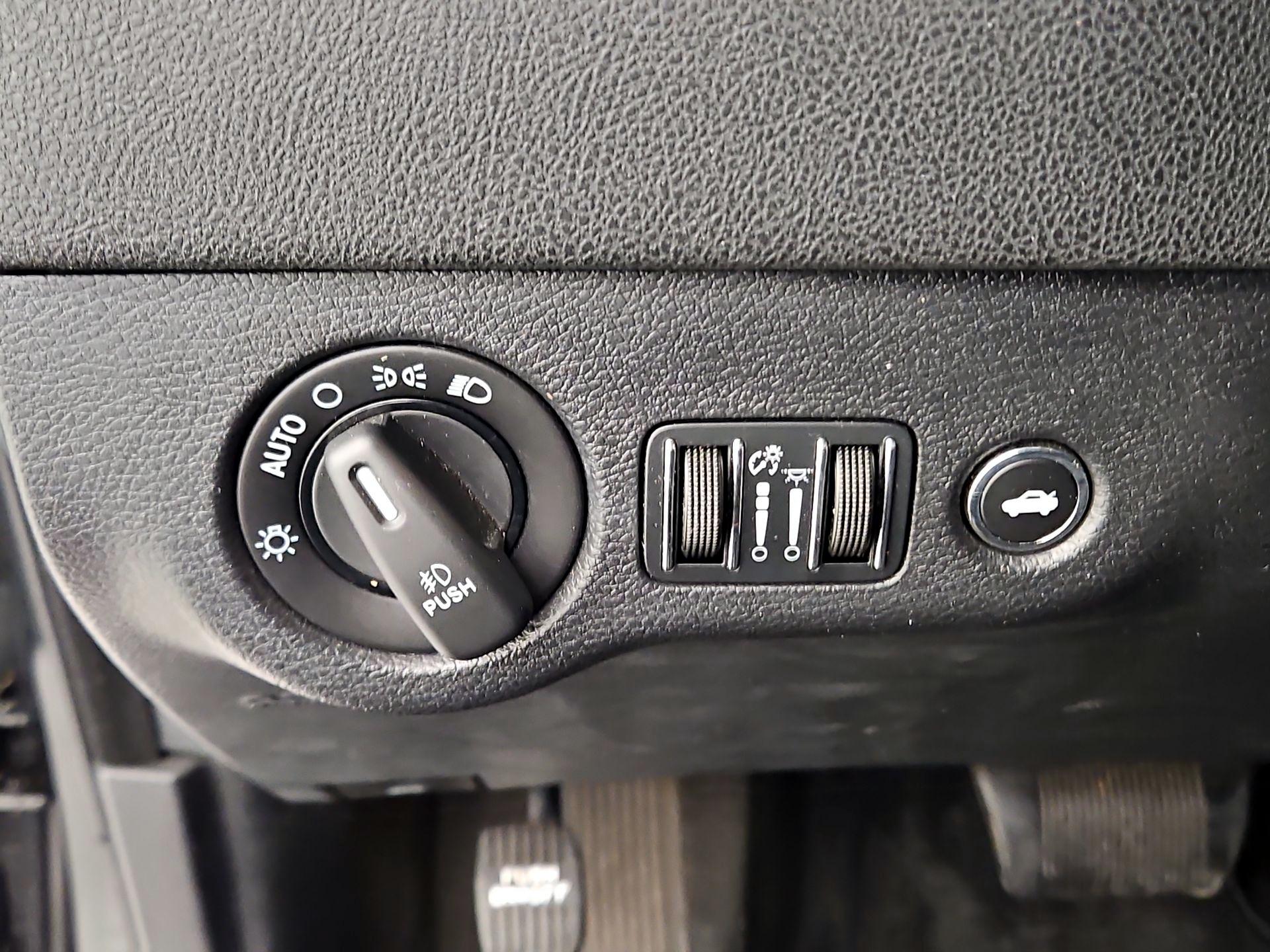 Thumbnail: 2016 Dodge Charger - 13