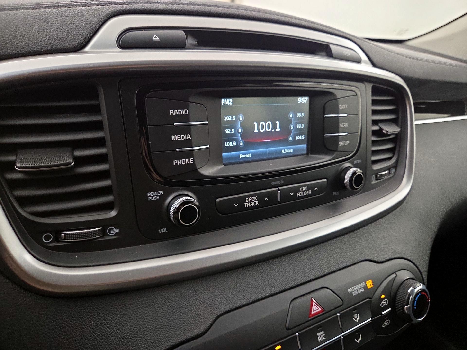 Thumbnail: 2018 Kia Sorento - 15