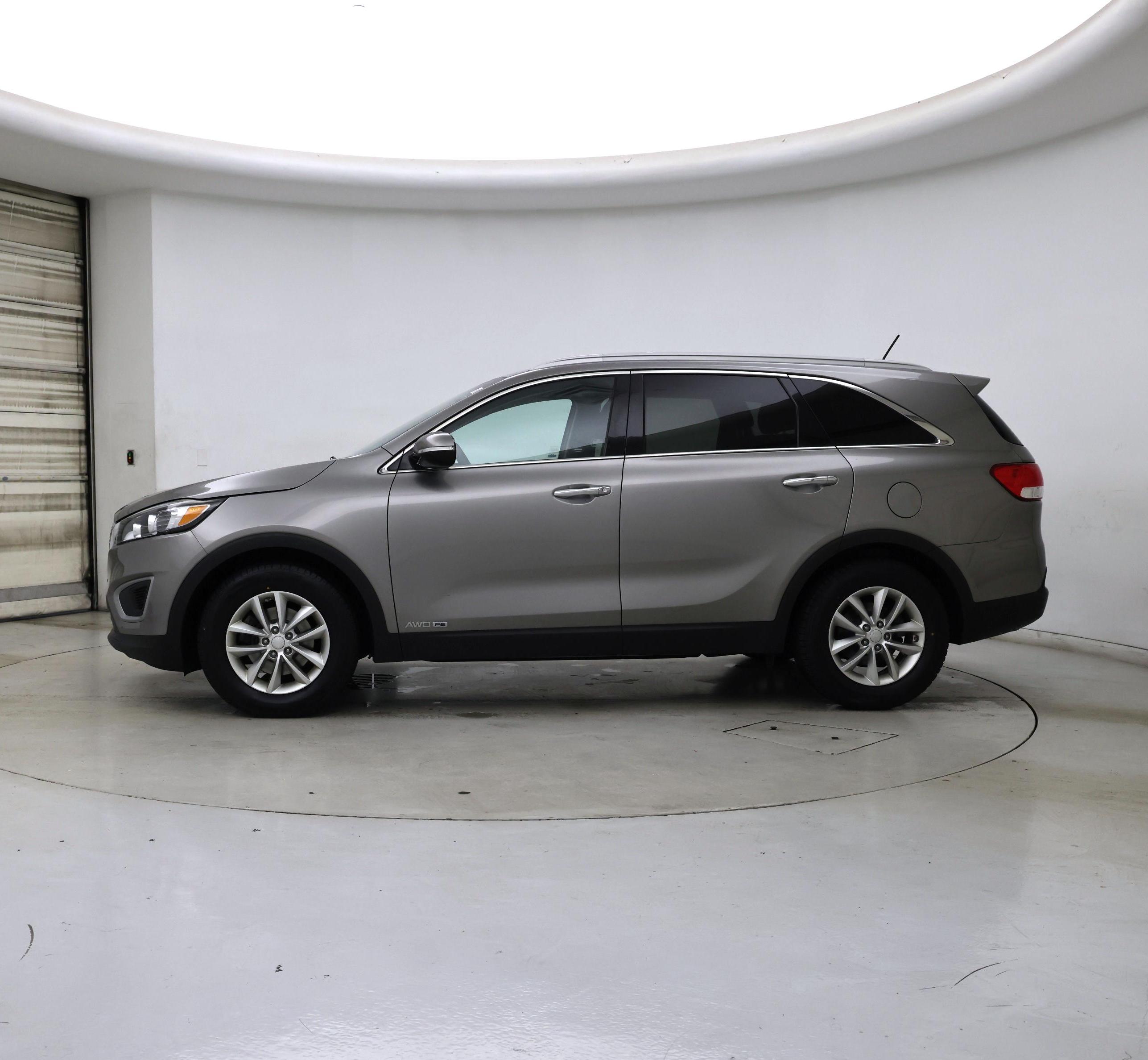 Thumbnail: 2018 Kia Sorento - 3