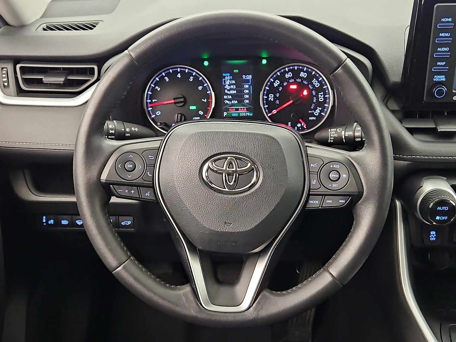 2021 Toyota RAV4 XLE - Photo 11