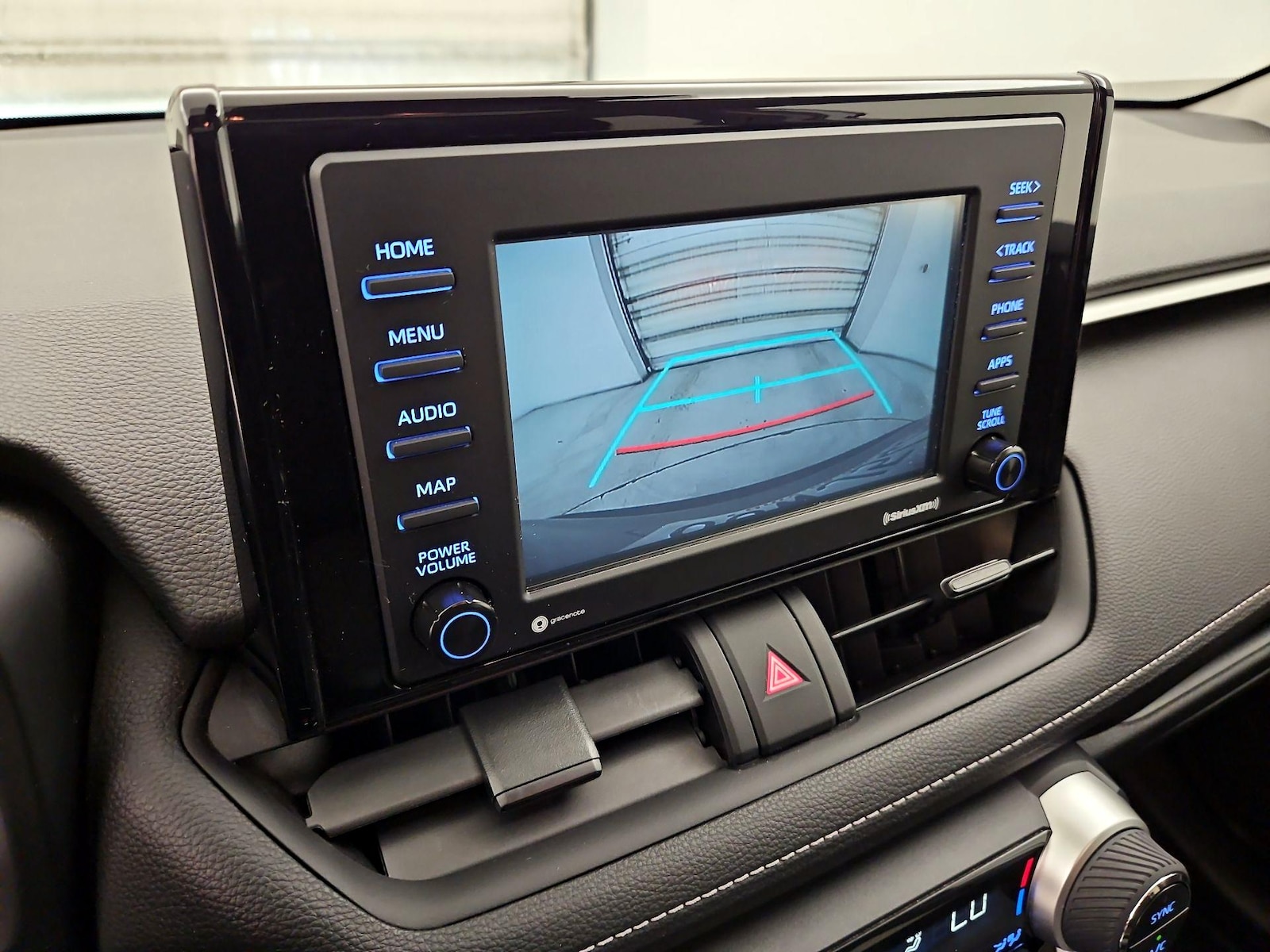 2021 Toyota RAV4 XLE - Photo 15