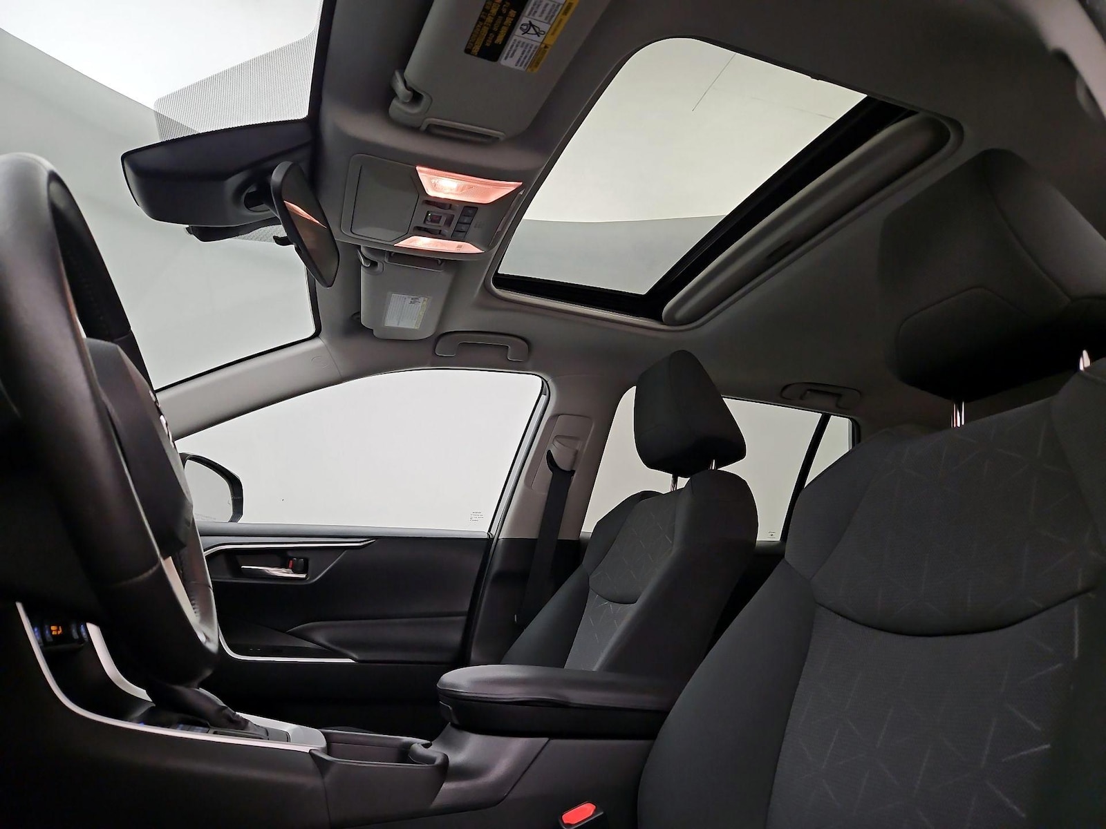 2021 Toyota RAV4 XLE - Photo 20