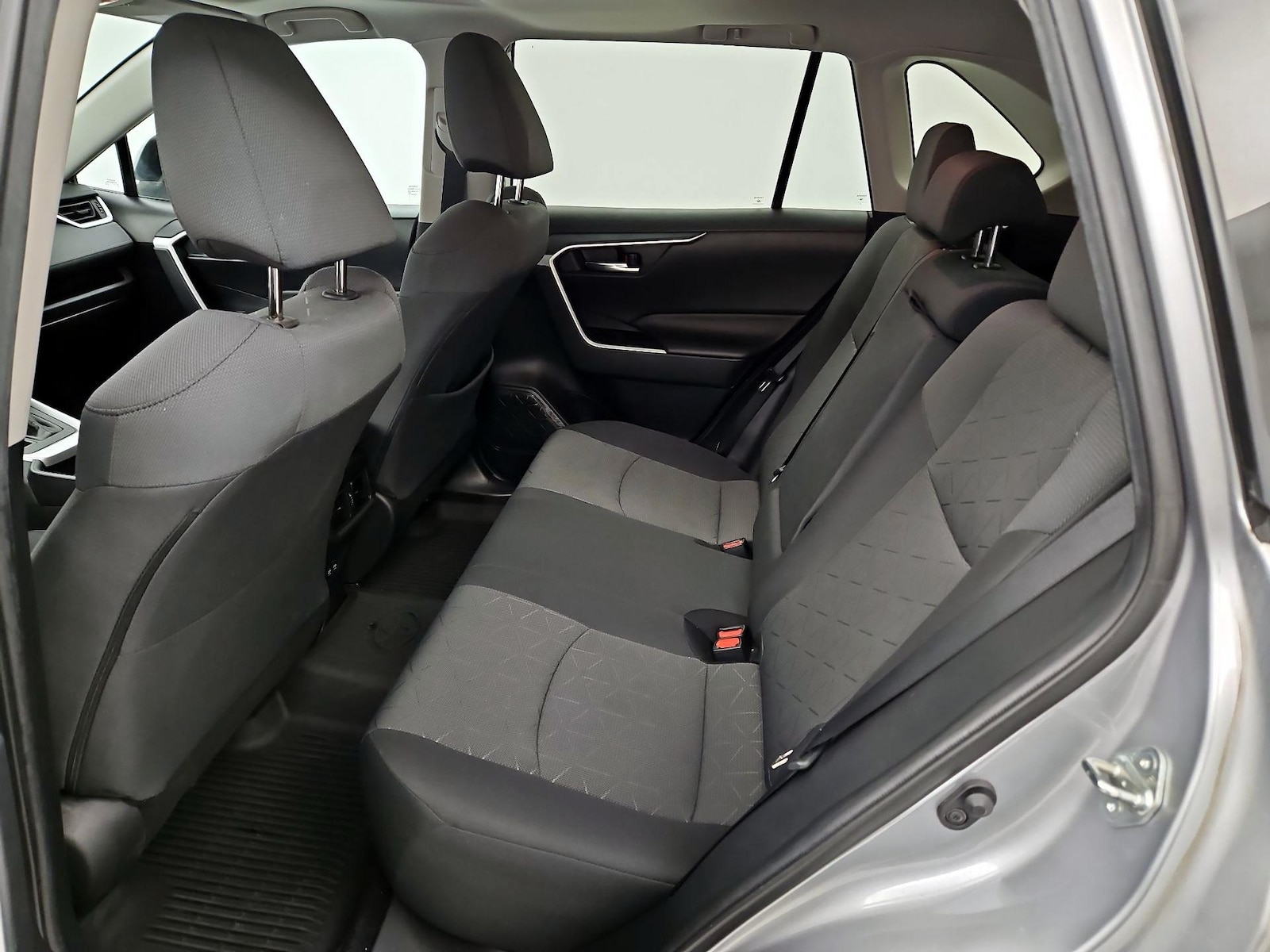 2021 Toyota RAV4 XLE - Photo 21