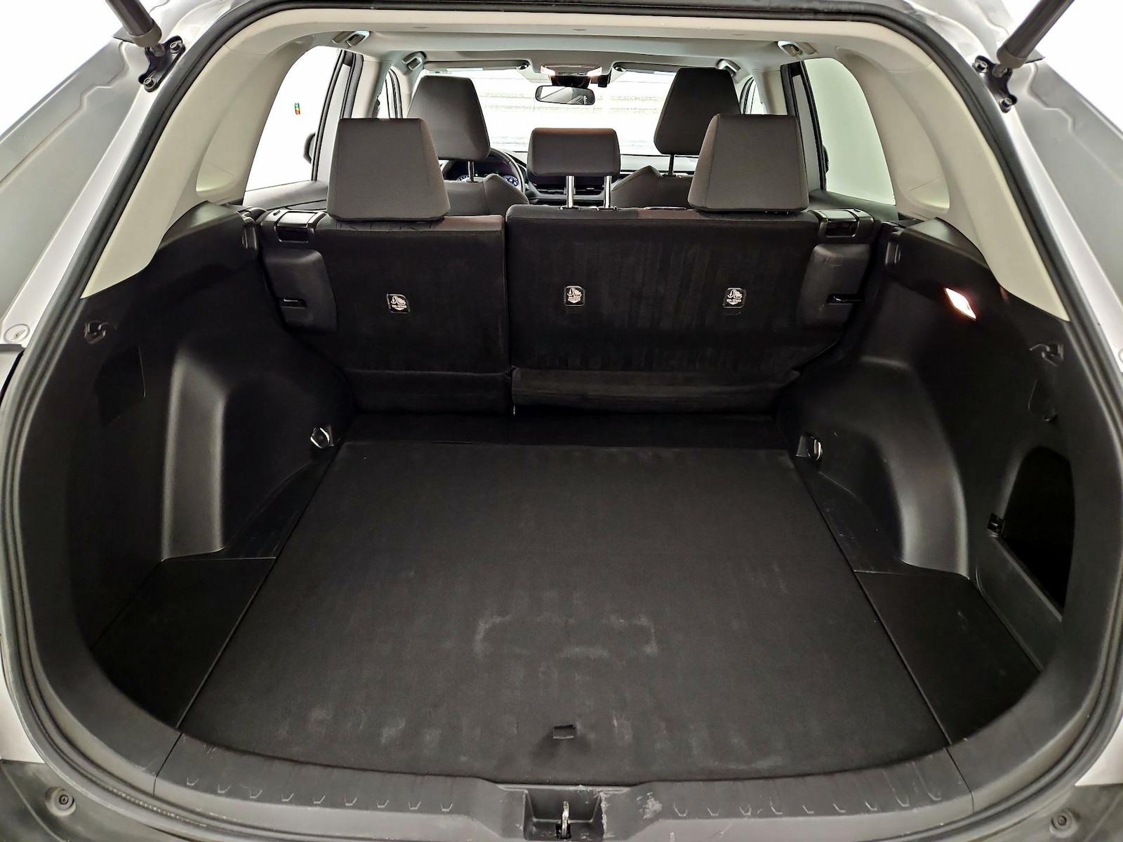2021 Toyota RAV4 XLE - Photo 22