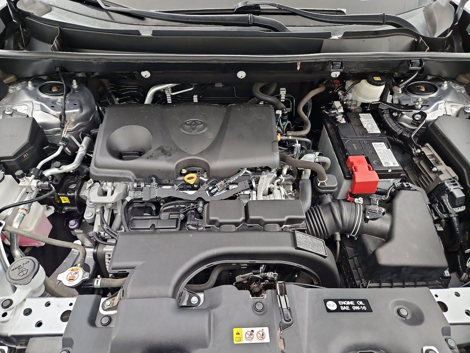 2021 Toyota RAV4 XLE - Photo 23