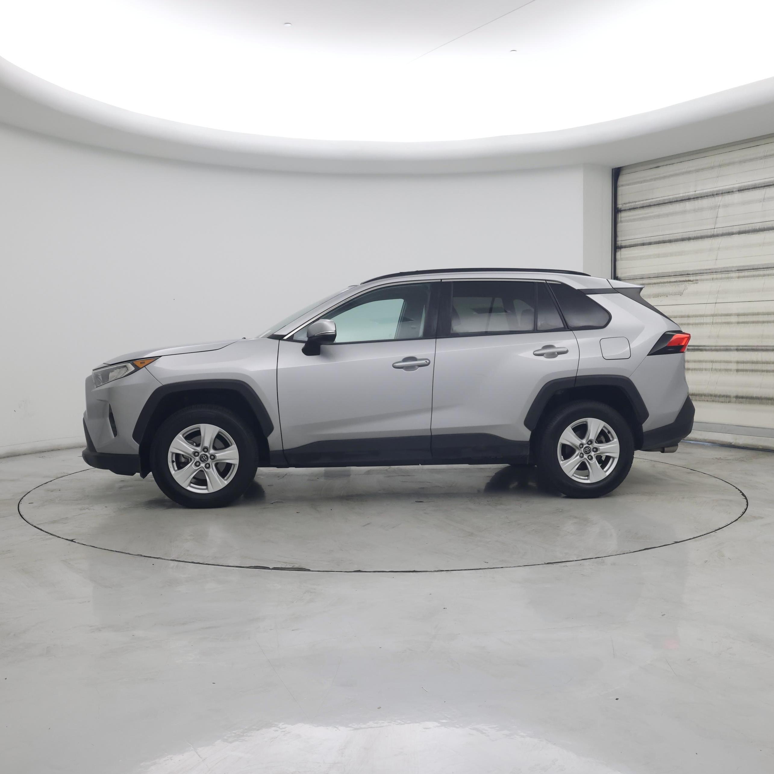 Thumbnail: 2021 Toyota RAV4 - 3
