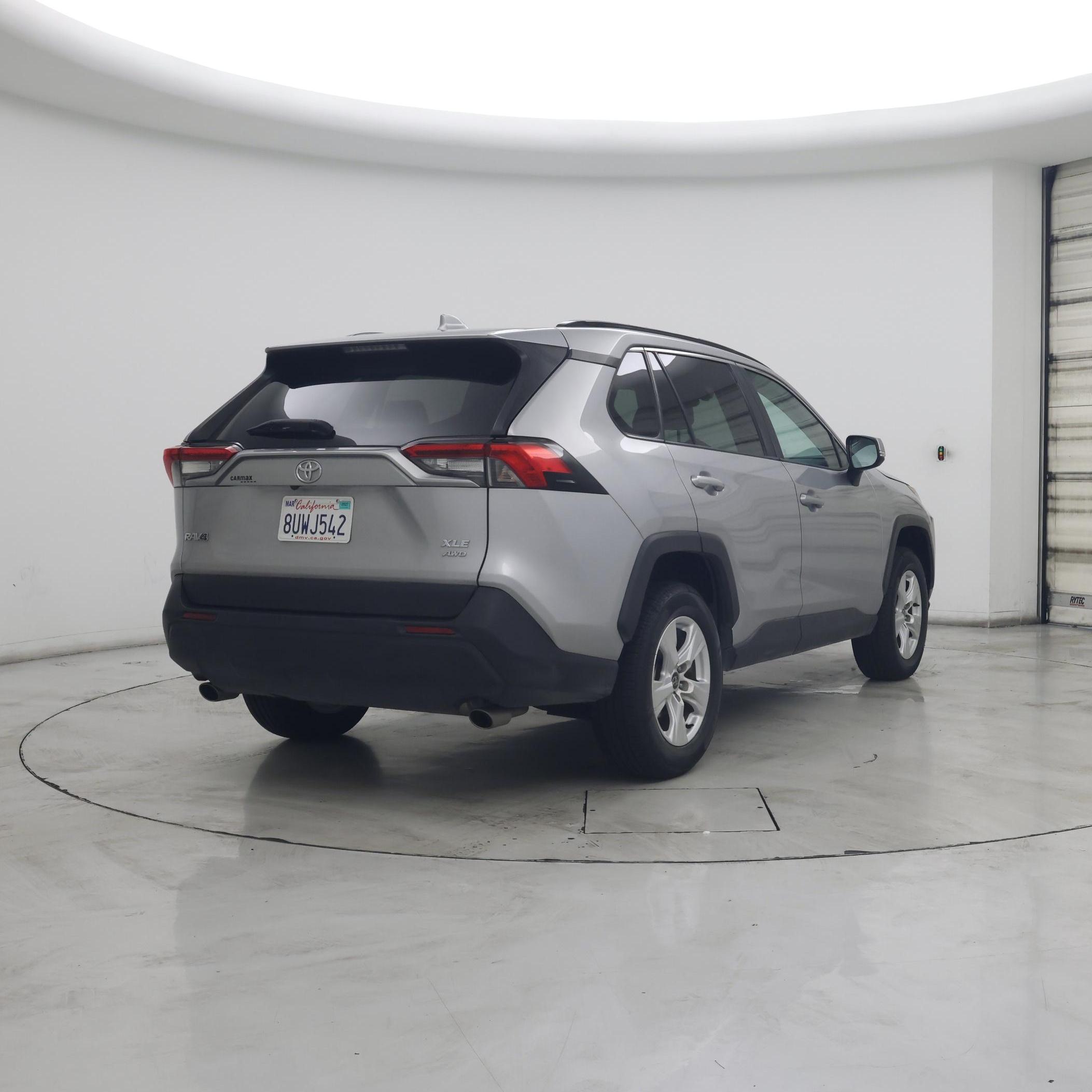 Thumbnail: 2021 Toyota RAV4 - 8