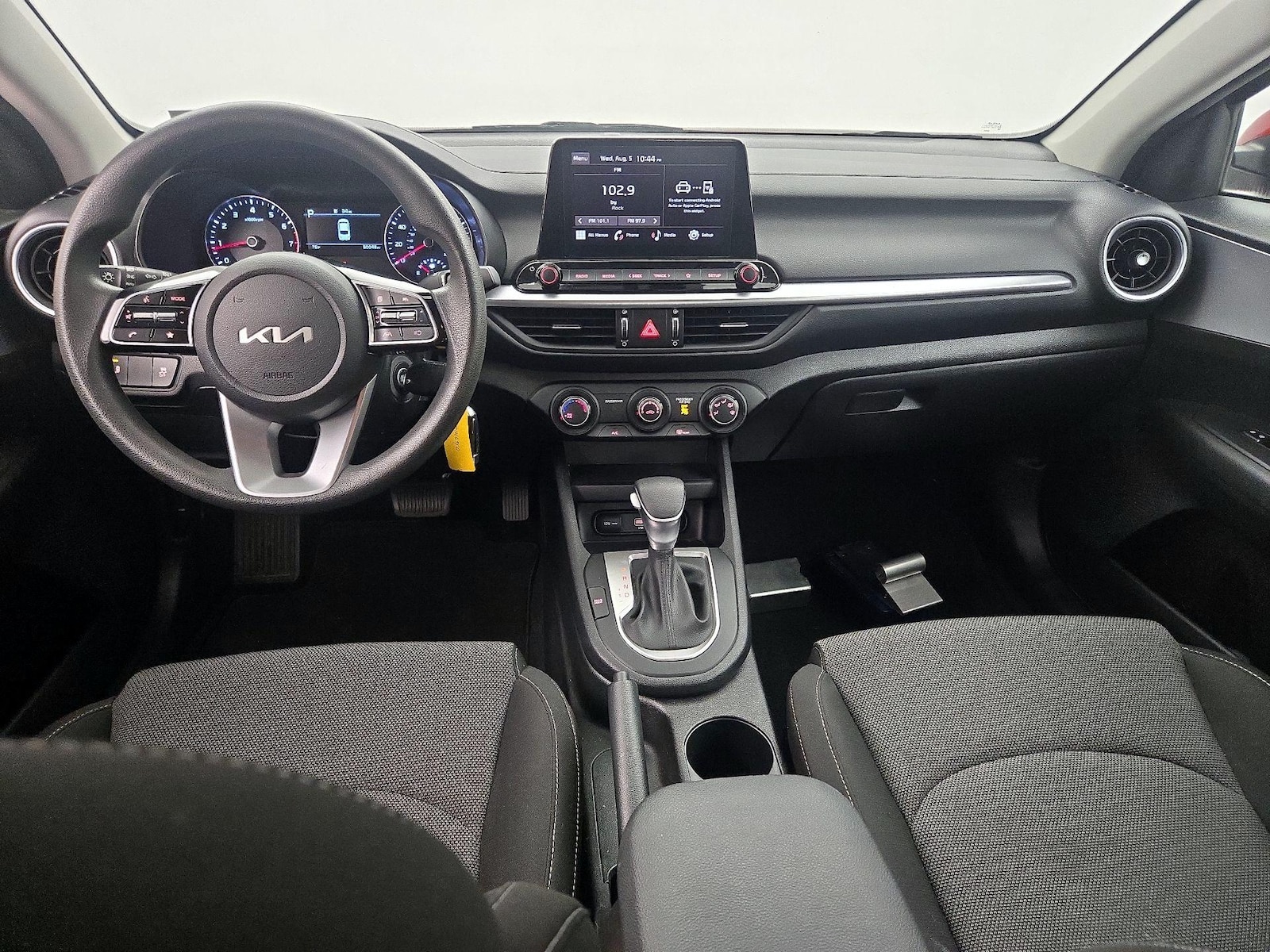 2023 Kia Forte LXS - Photo 10