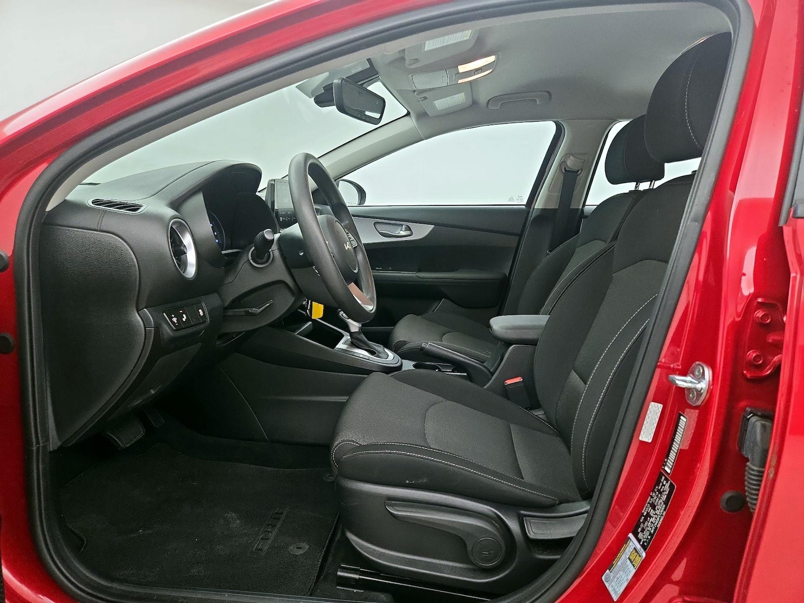 2023 Kia Forte LXS - Photo 12