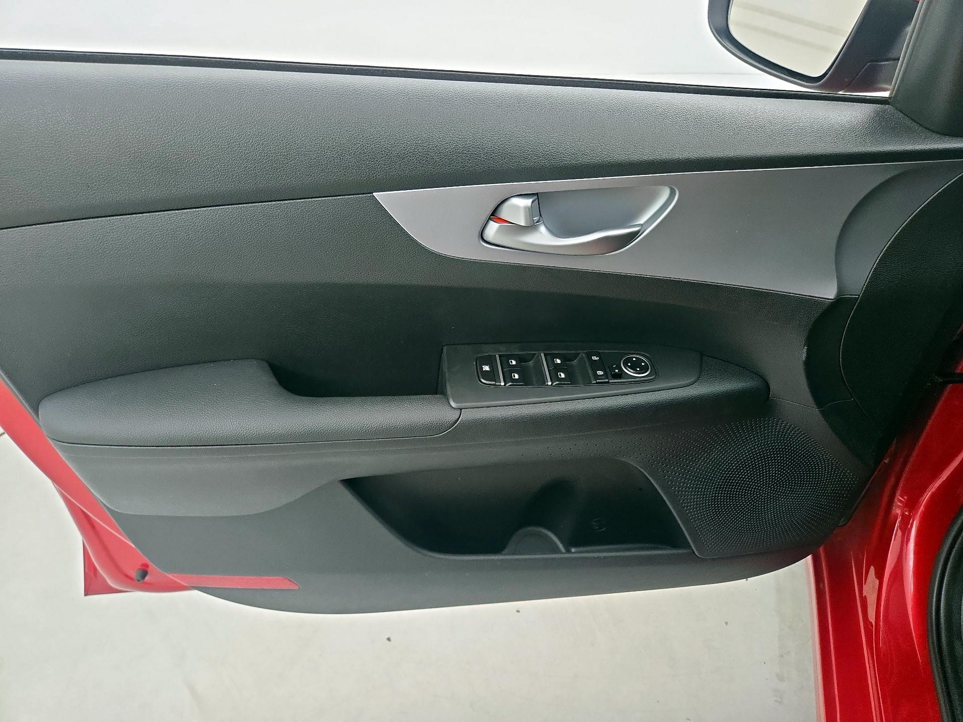 Thumbnail: 2023 Kia Forte - 12
