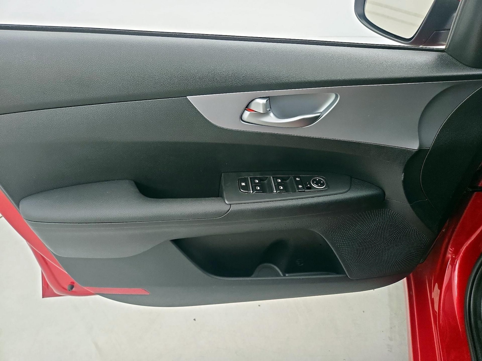 2023 Kia Forte LXS - Photo 13