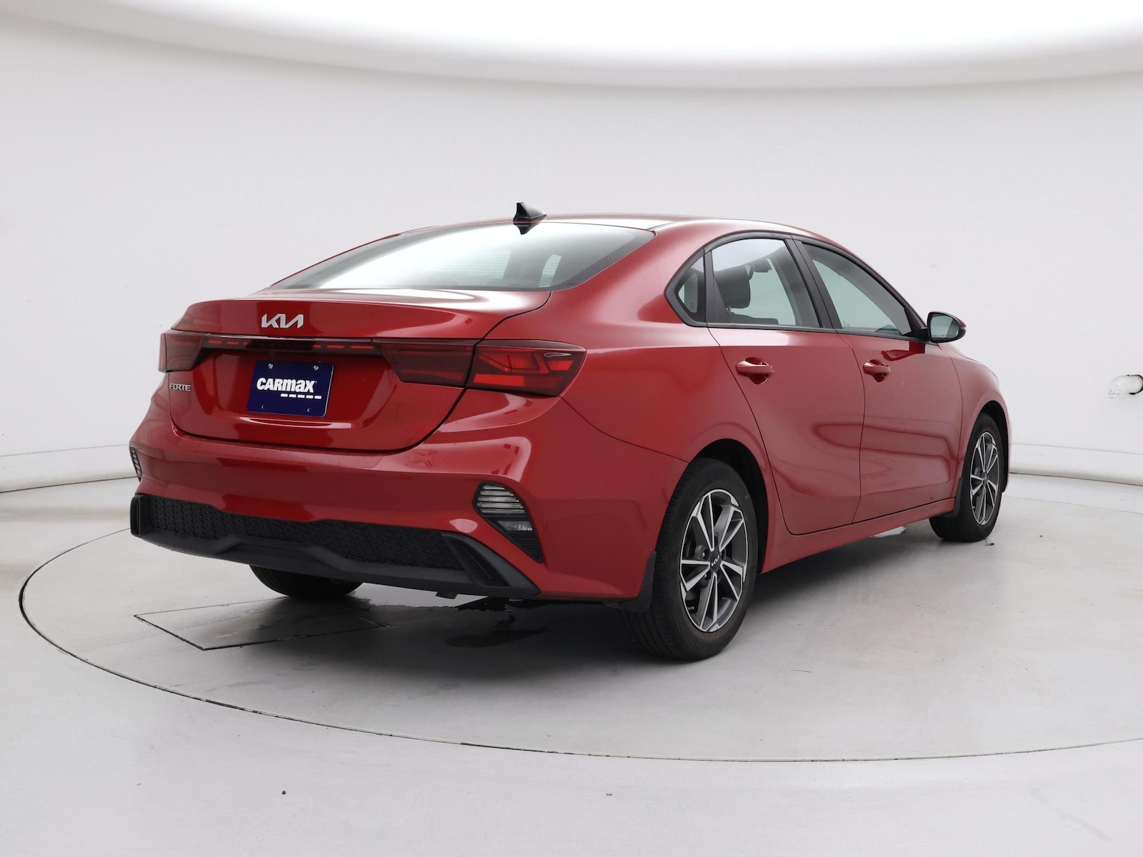 2023 Kia Forte LXS - Photo 9