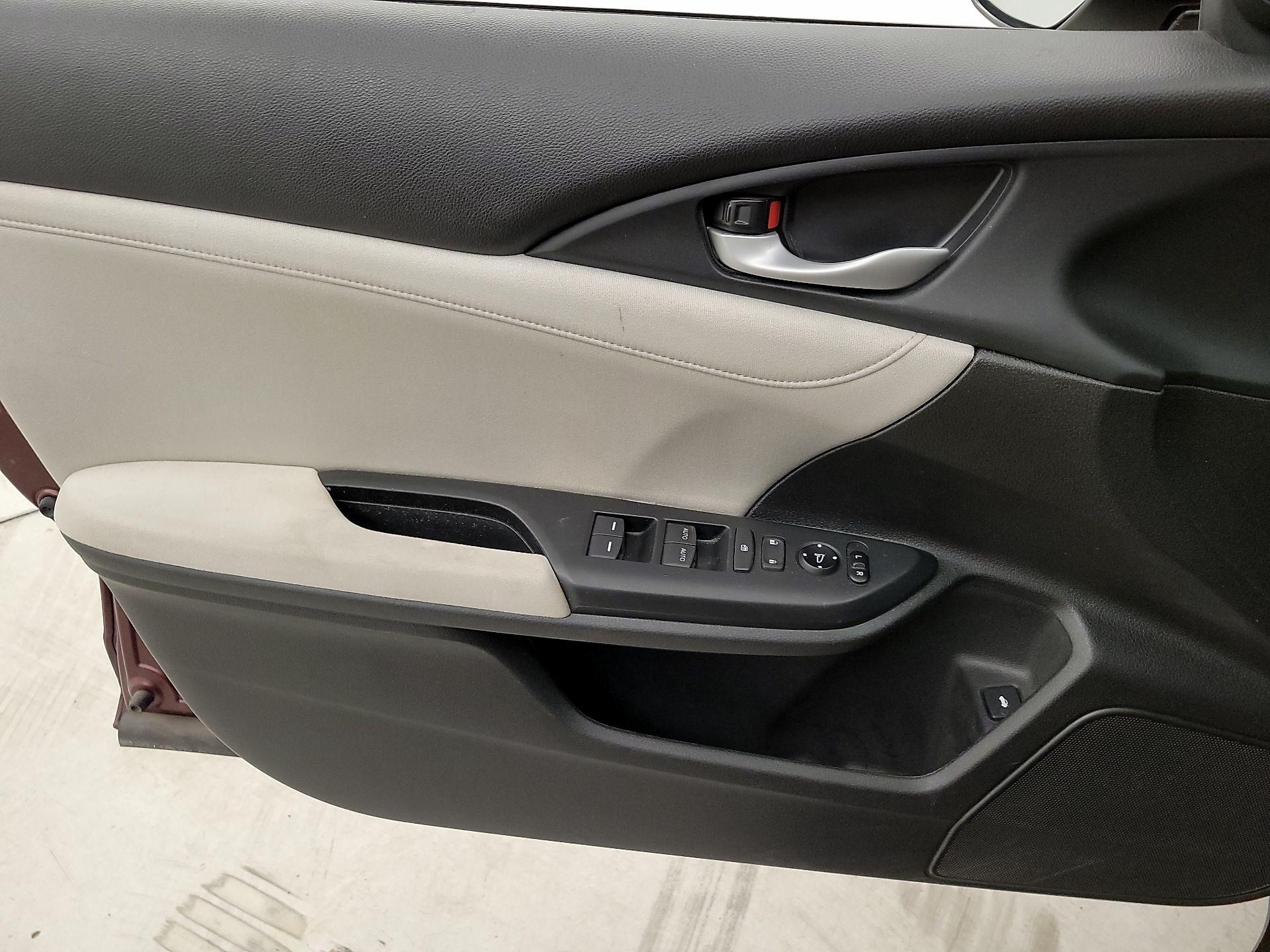 Thumbnail: 2019 Honda Insight - 12