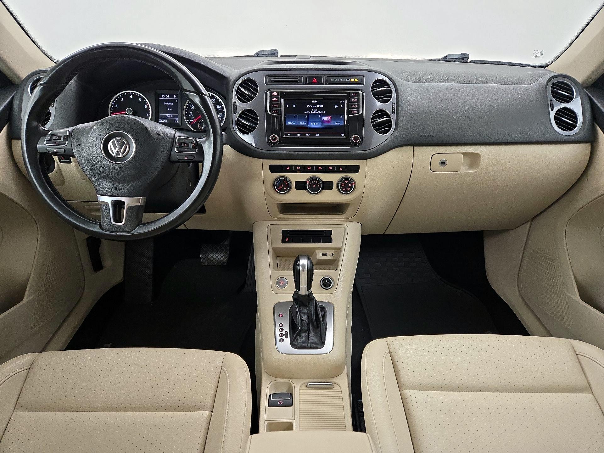 Thumbnail: 2017 Volkswagen Tiguan - 9
