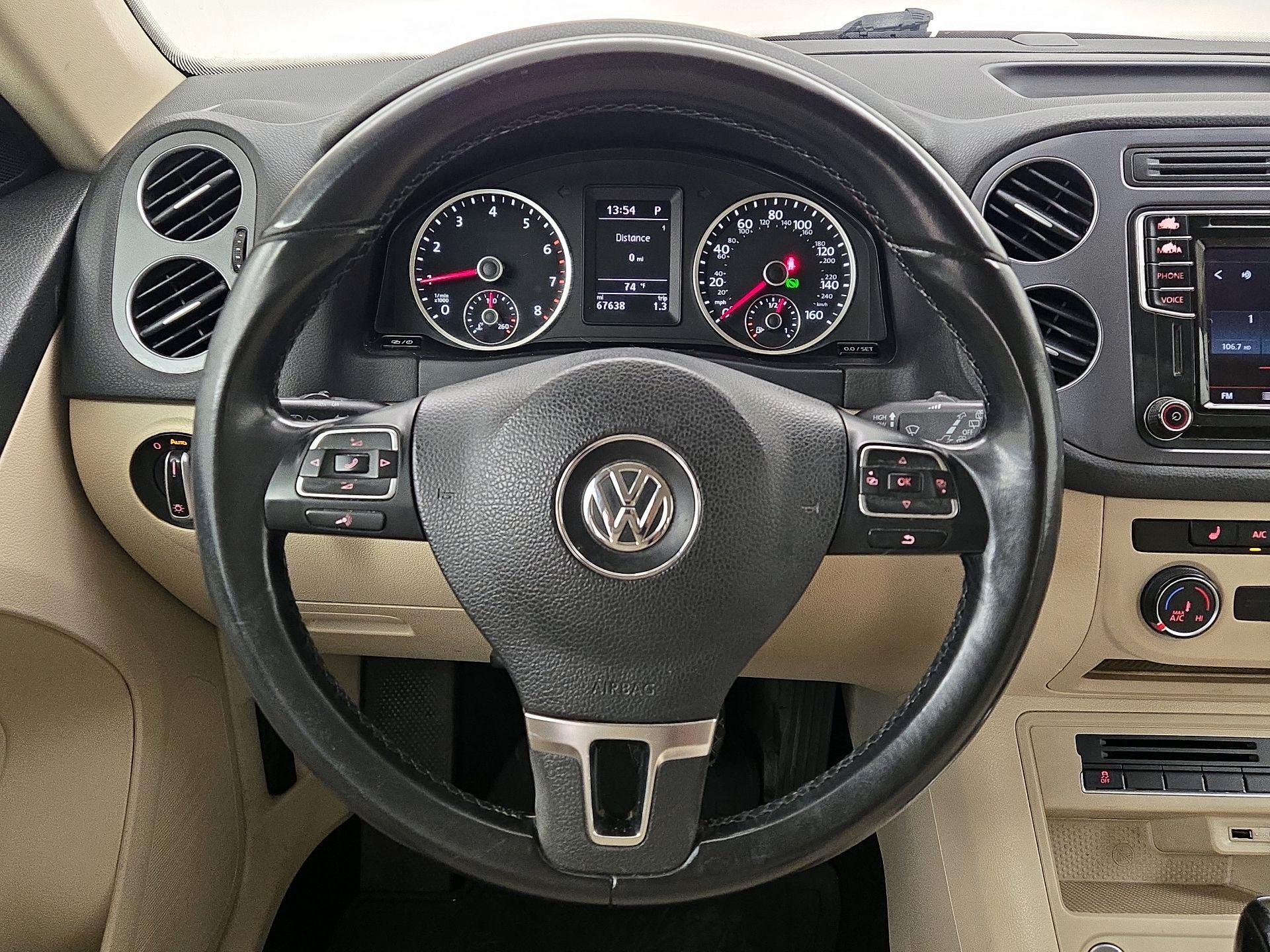 Thumbnail: 2017 Volkswagen Tiguan - 10
